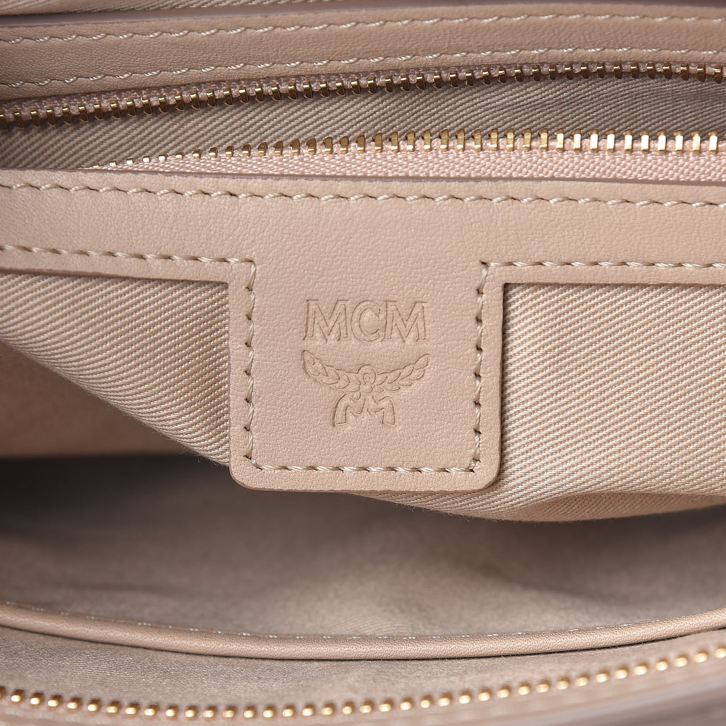 Visetos Medium Essential Shoulder Bag Beige