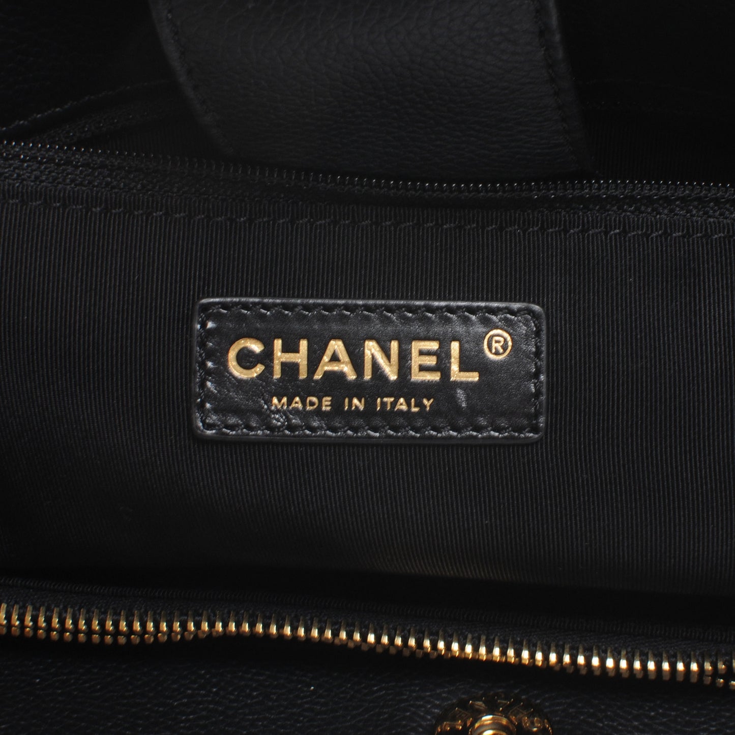Calfskin XL Cerf Tote Black