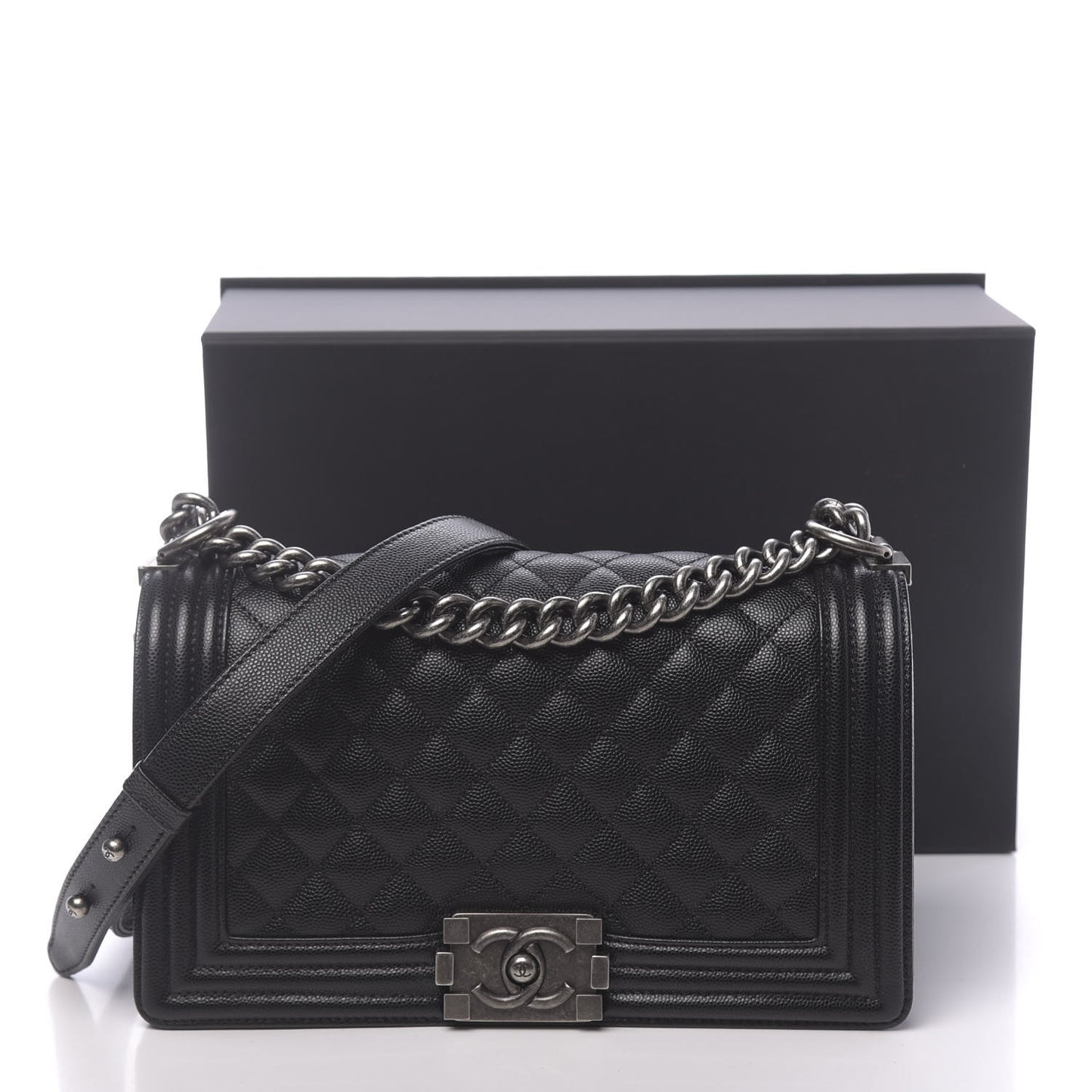 Caviar Quilted Medium Boy Flap Black