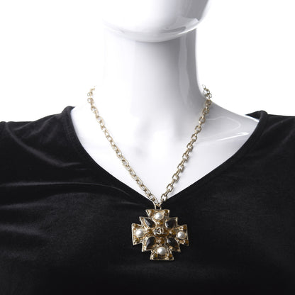Chanel Poured Glass Pearl CC Pendant Necklace in Gold Pearly White 2 of 4