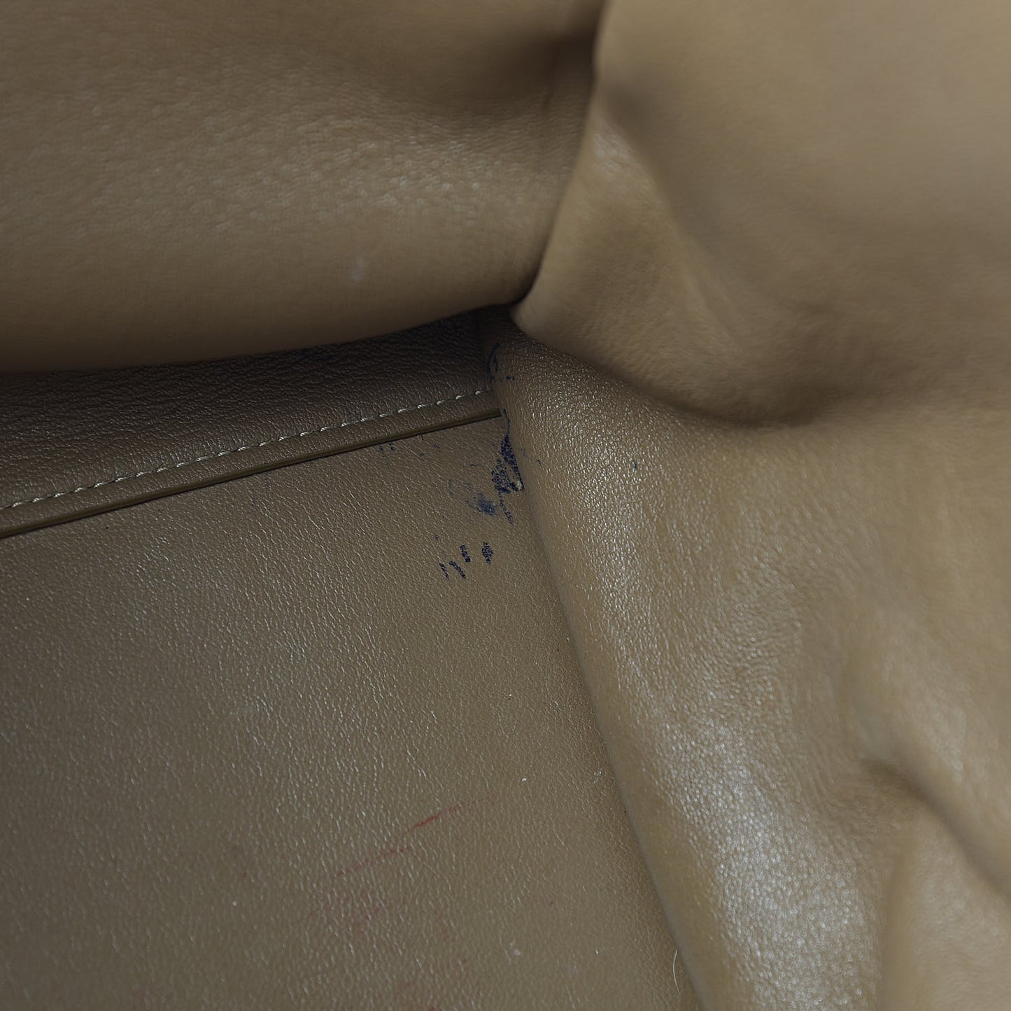Drummed Calfskin Suede Large Trapeze Dune