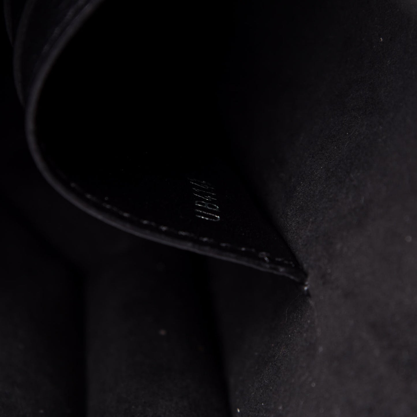 Soft Calfskin My Lockme Chain Pochette Black