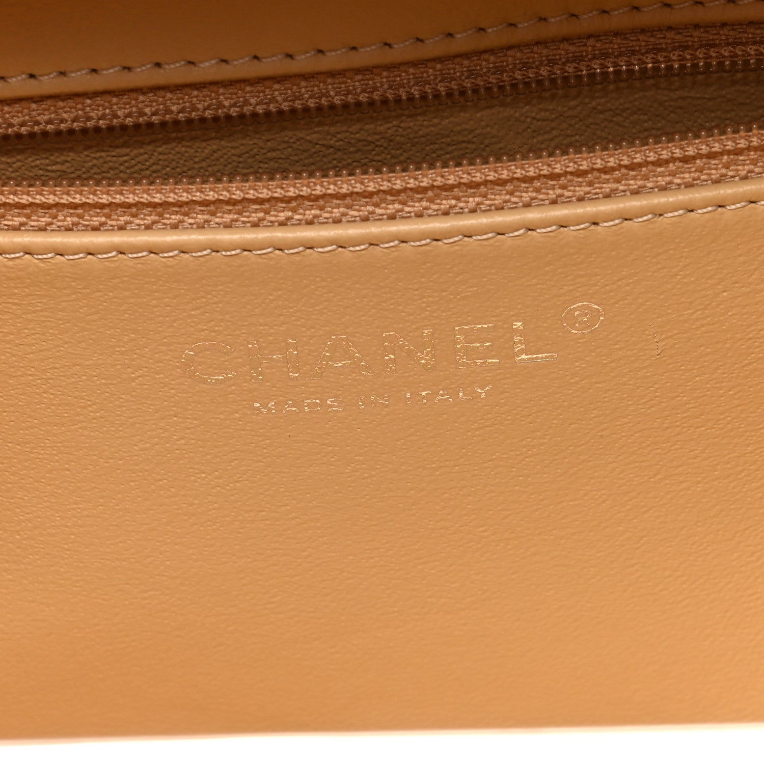 Chanel Raffia Calfskin CC Filigree Vanity Case White 6 of 10