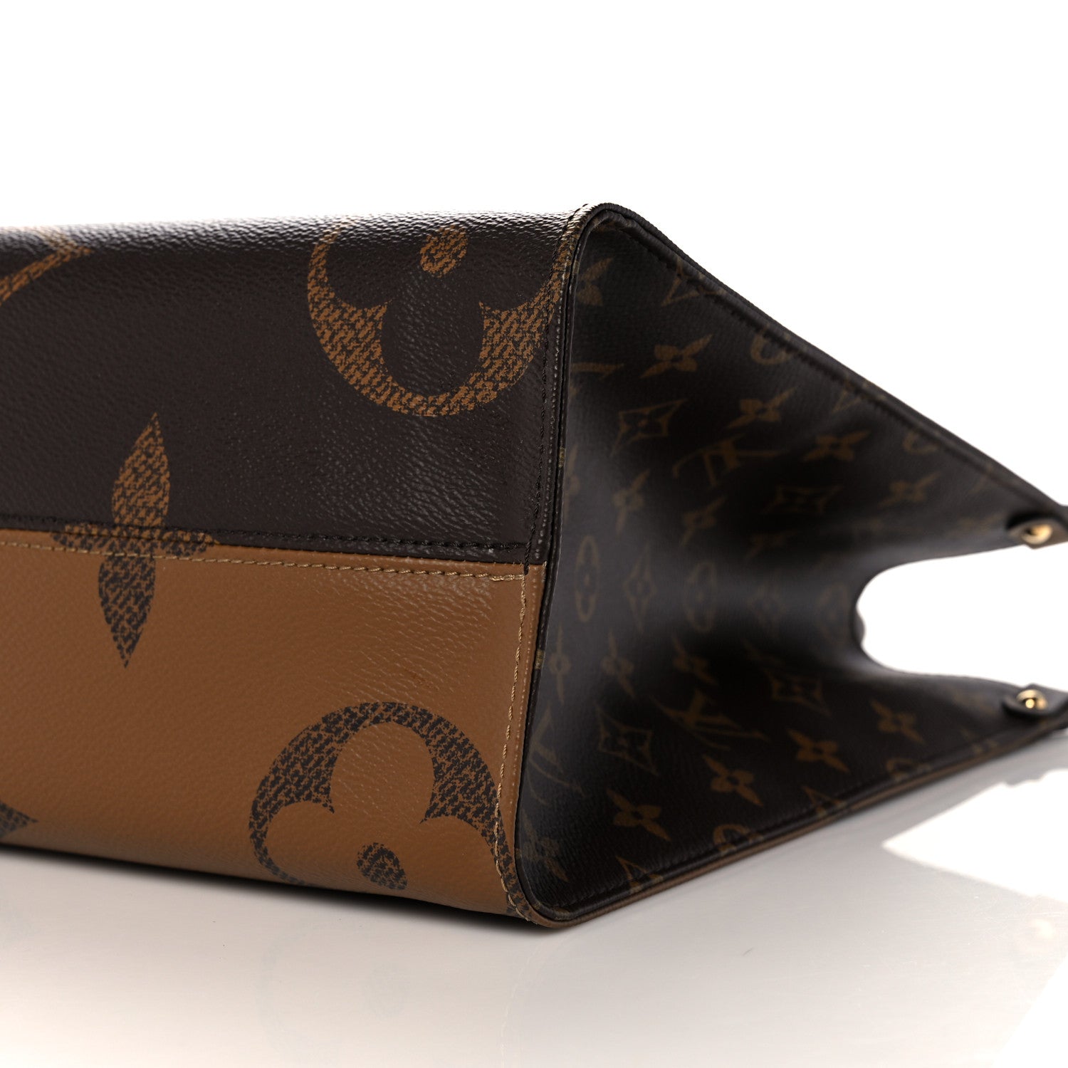 Louis Vuitton Reverse Monogram Giant Onthego MM 9 of 12