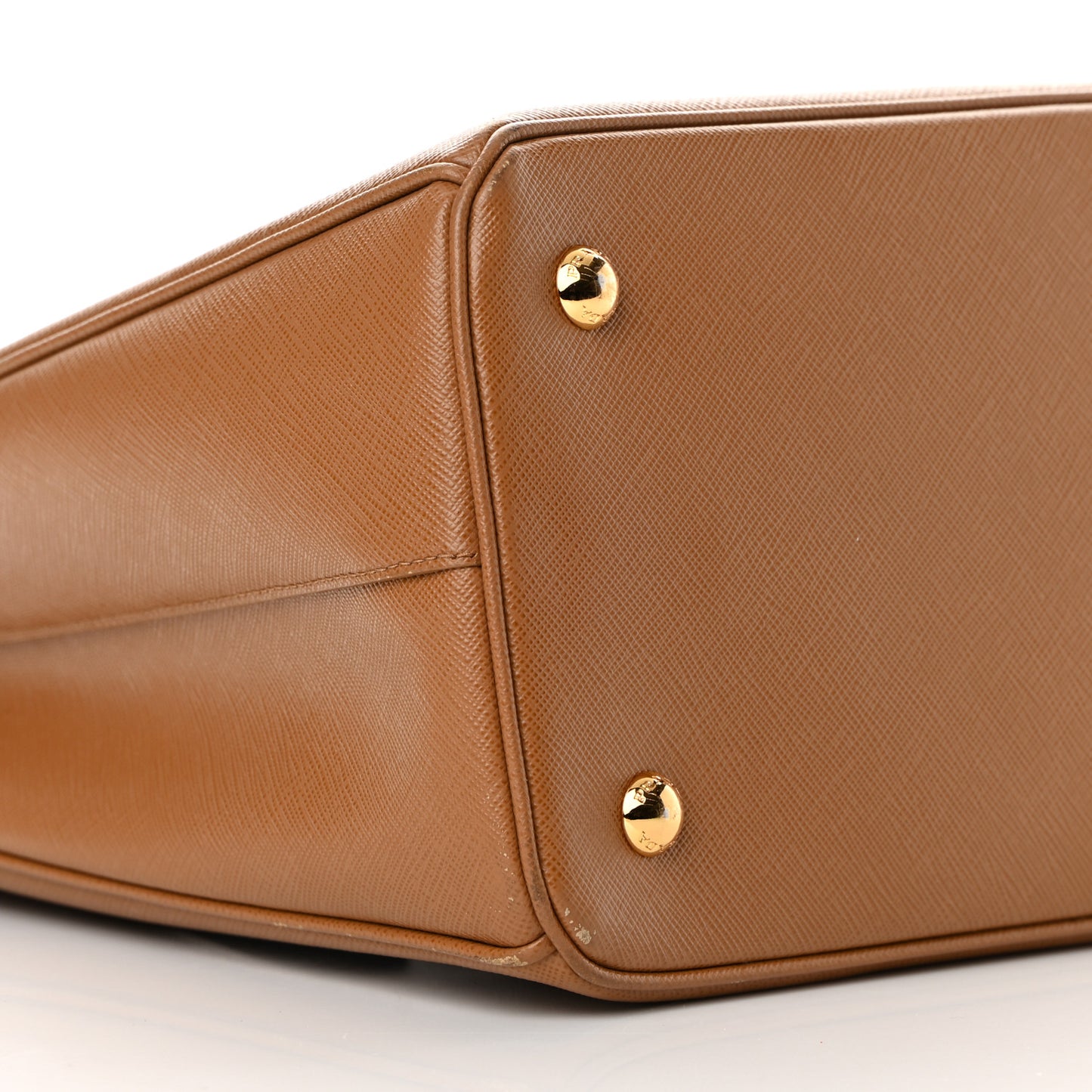 Saffiano Lux Medium Tote Caramel