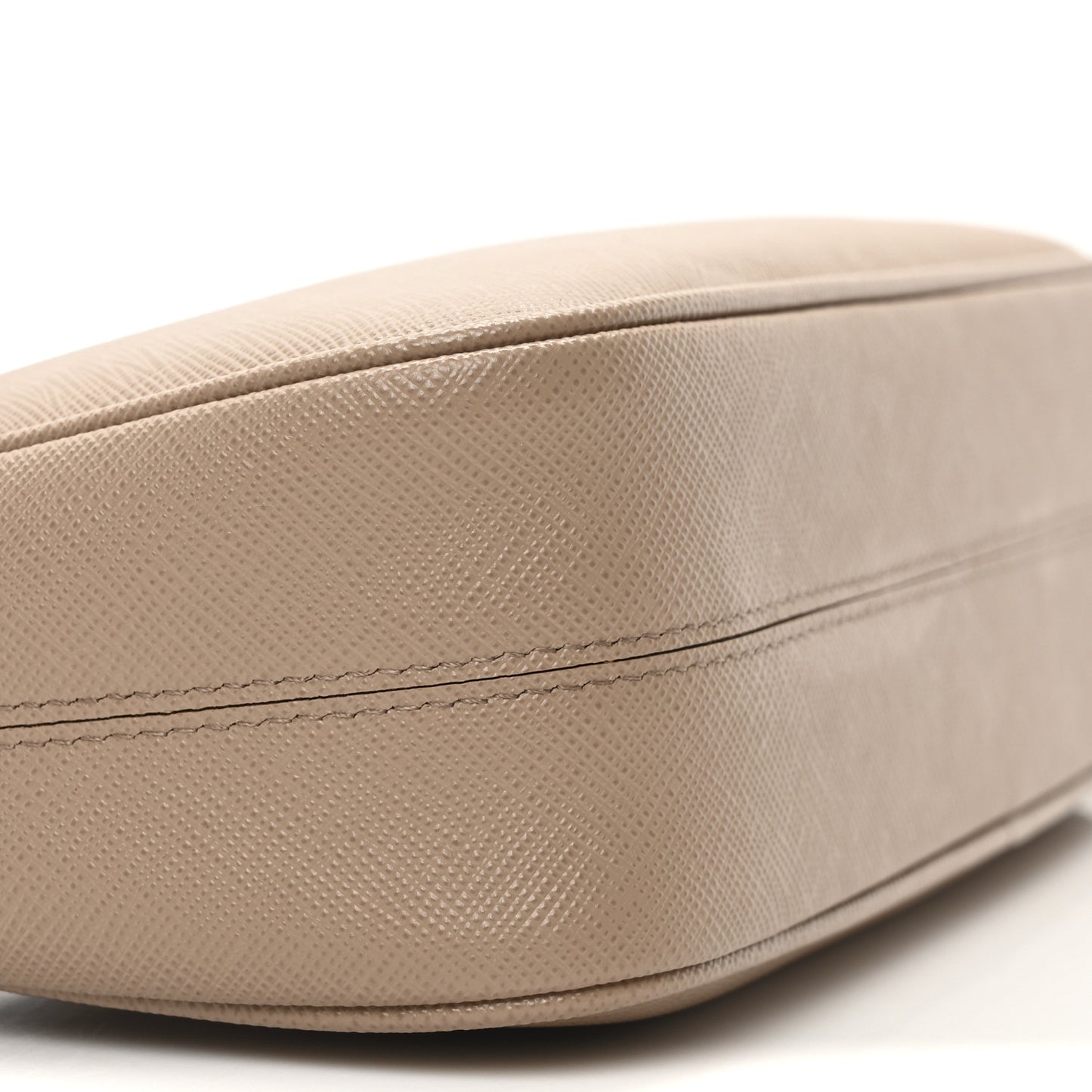 Saffiano Lux Re-Edition 2005 Shoulder Bag Cammeo