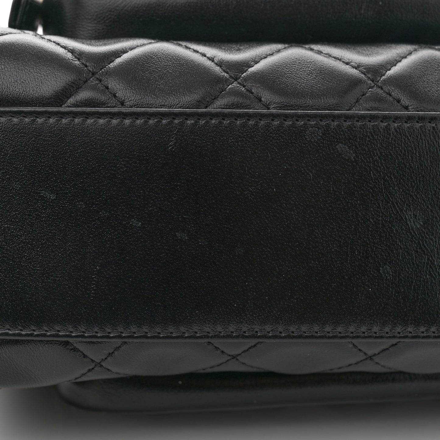 Shiny Crumpled Lambskin Quilted Medium Preppy Pocket Camera Case Black