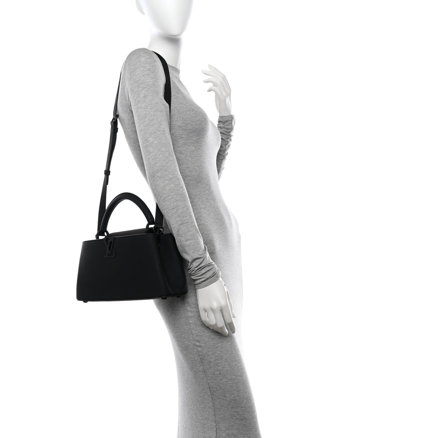 Taurillon Capucines East West MM Matte Black