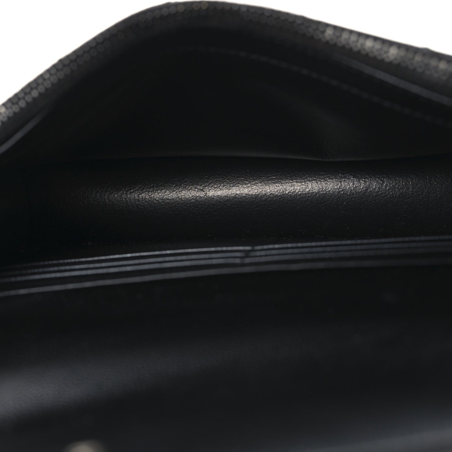 Grain De Poudre Matelasse Chevron Monogram Monochrome Envelope Chain Wallet Black
