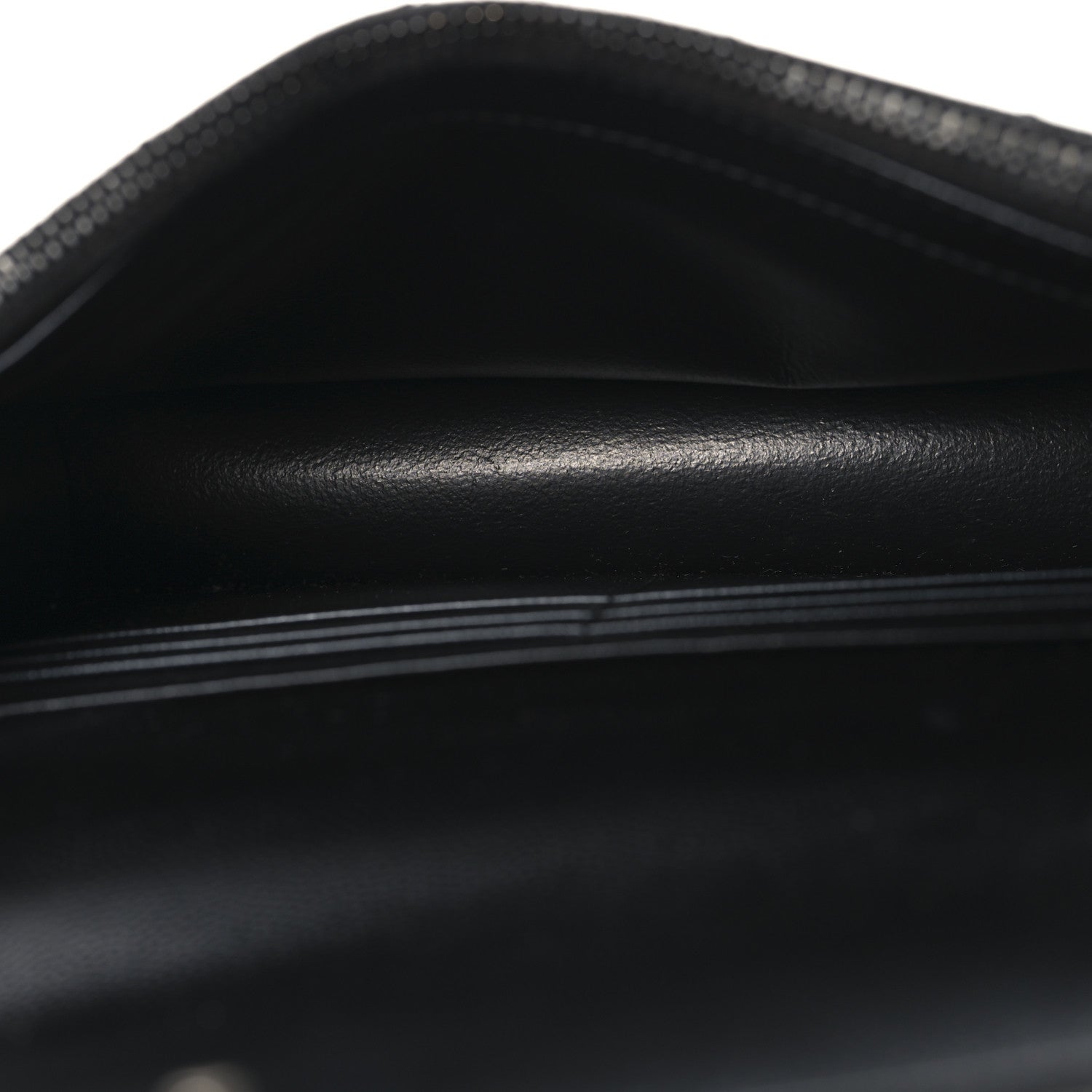Saint Laurent Grain De Poudre Matelasse Chevron Monogram Monochrome Envelope Chain Wallet Black 5 of 10
