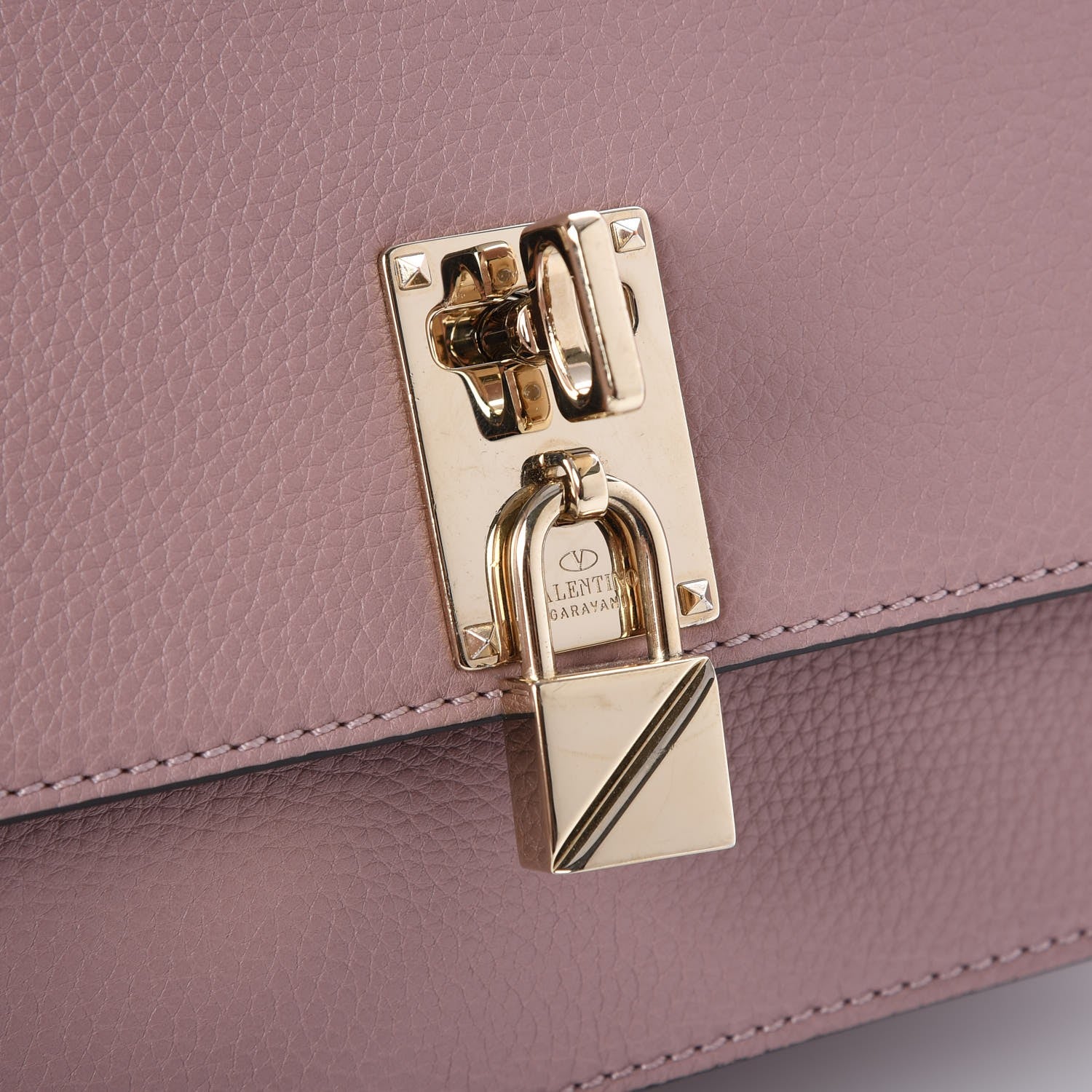 Valentino Garavani Pebbled Calfskin Joylock Flap Messenger Bag Lipstick 9 of 9