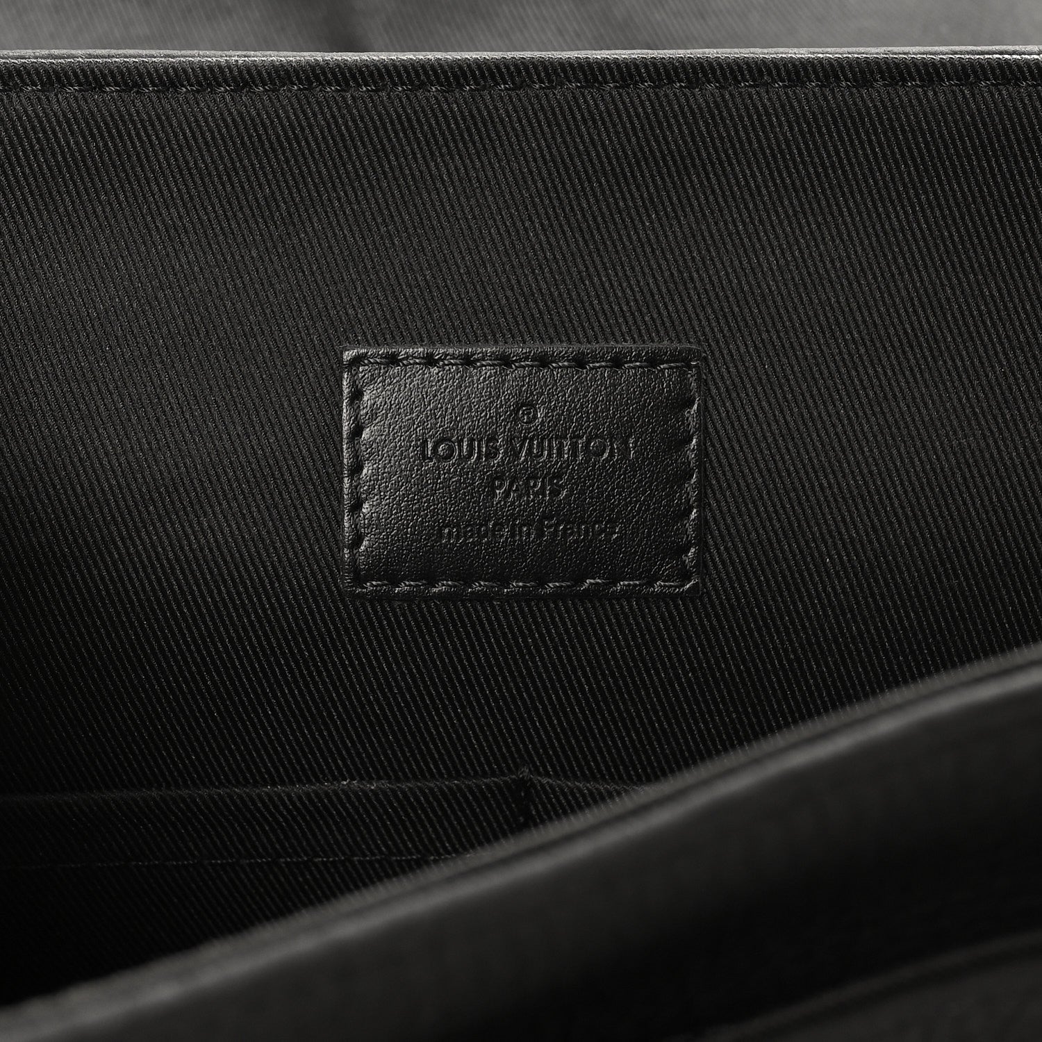 Louis Vuitton Taurillon Christopher Messenger Black 6 of 9