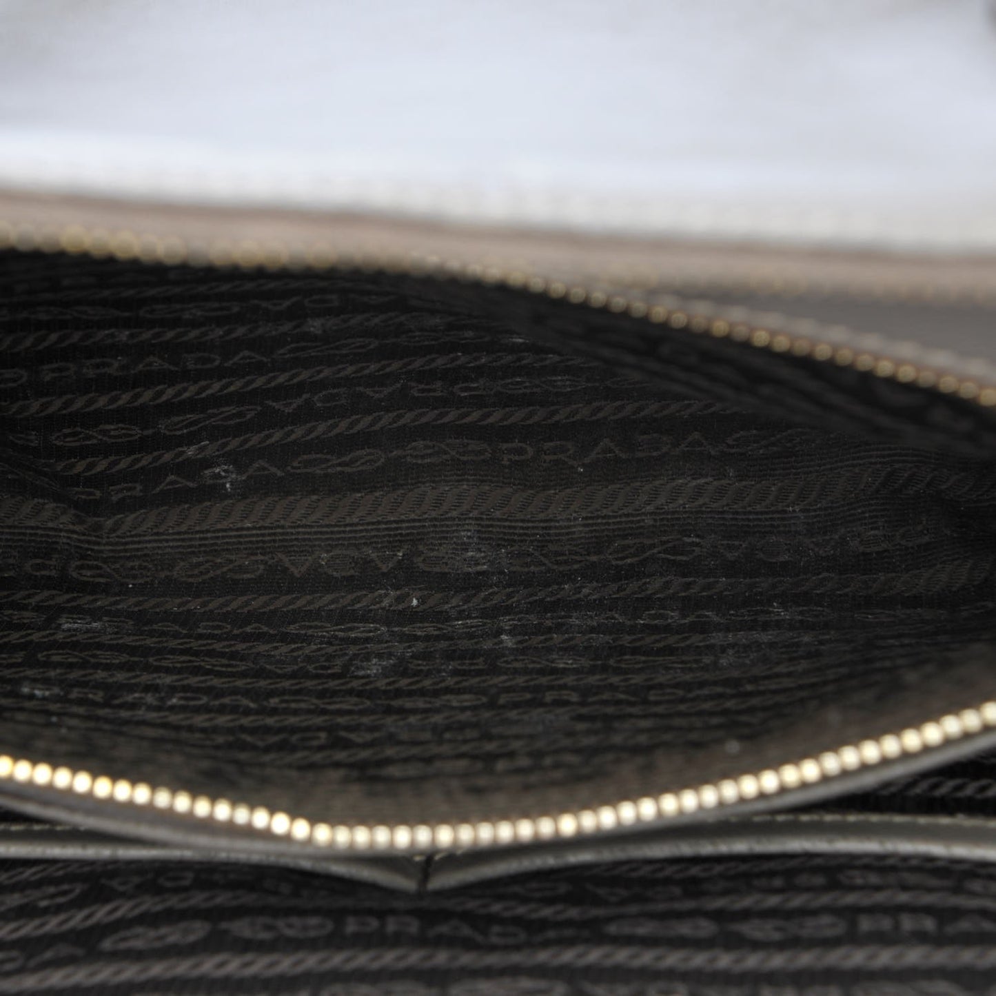 Saffiano Lux Extra Large Galleria Double Zip Tote Argilla