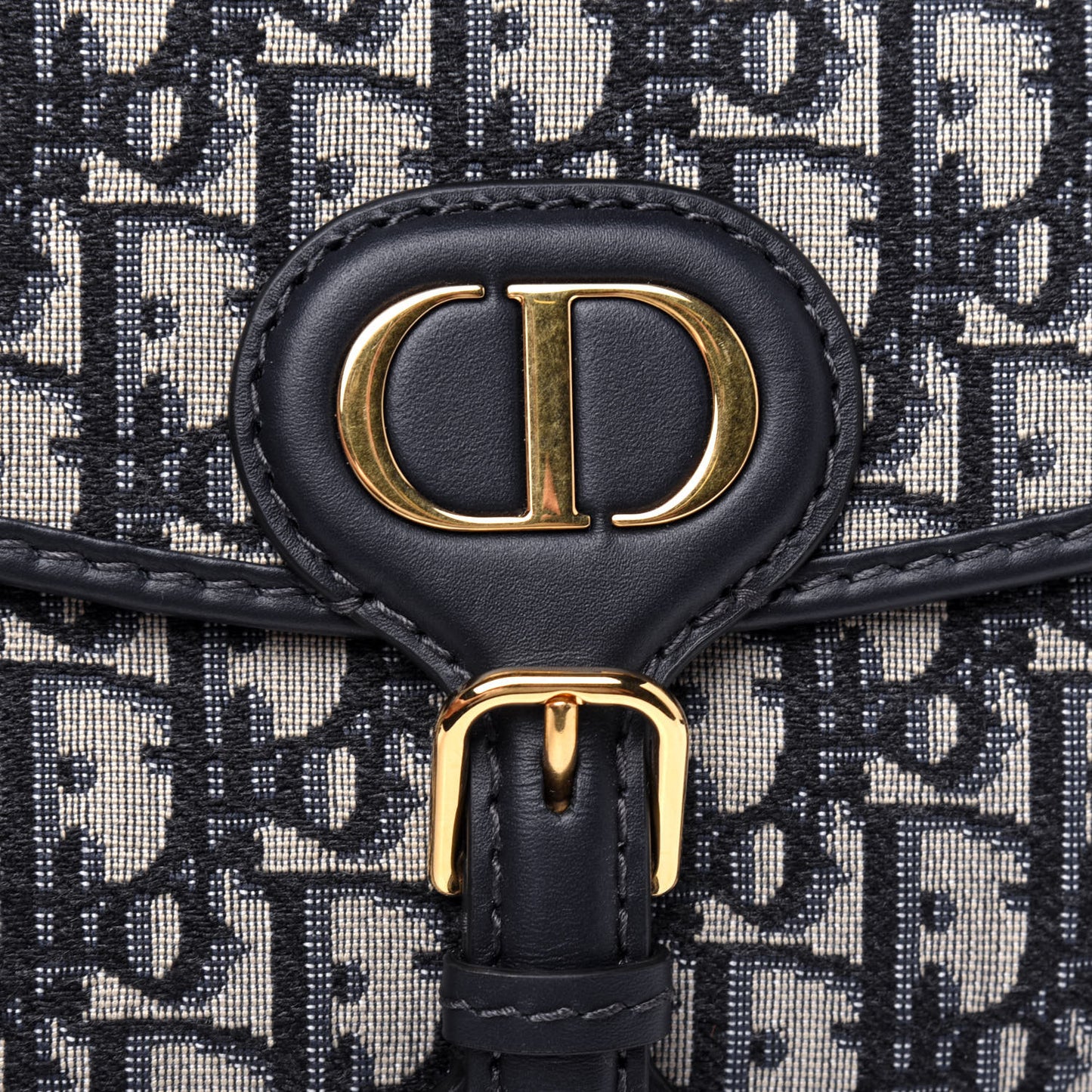 Oblique Medium Bobby Flap Blue