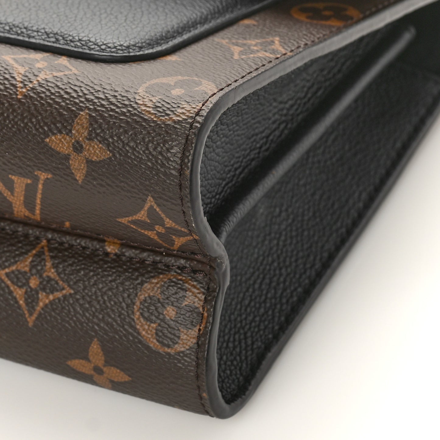 Monogram Victoire Black