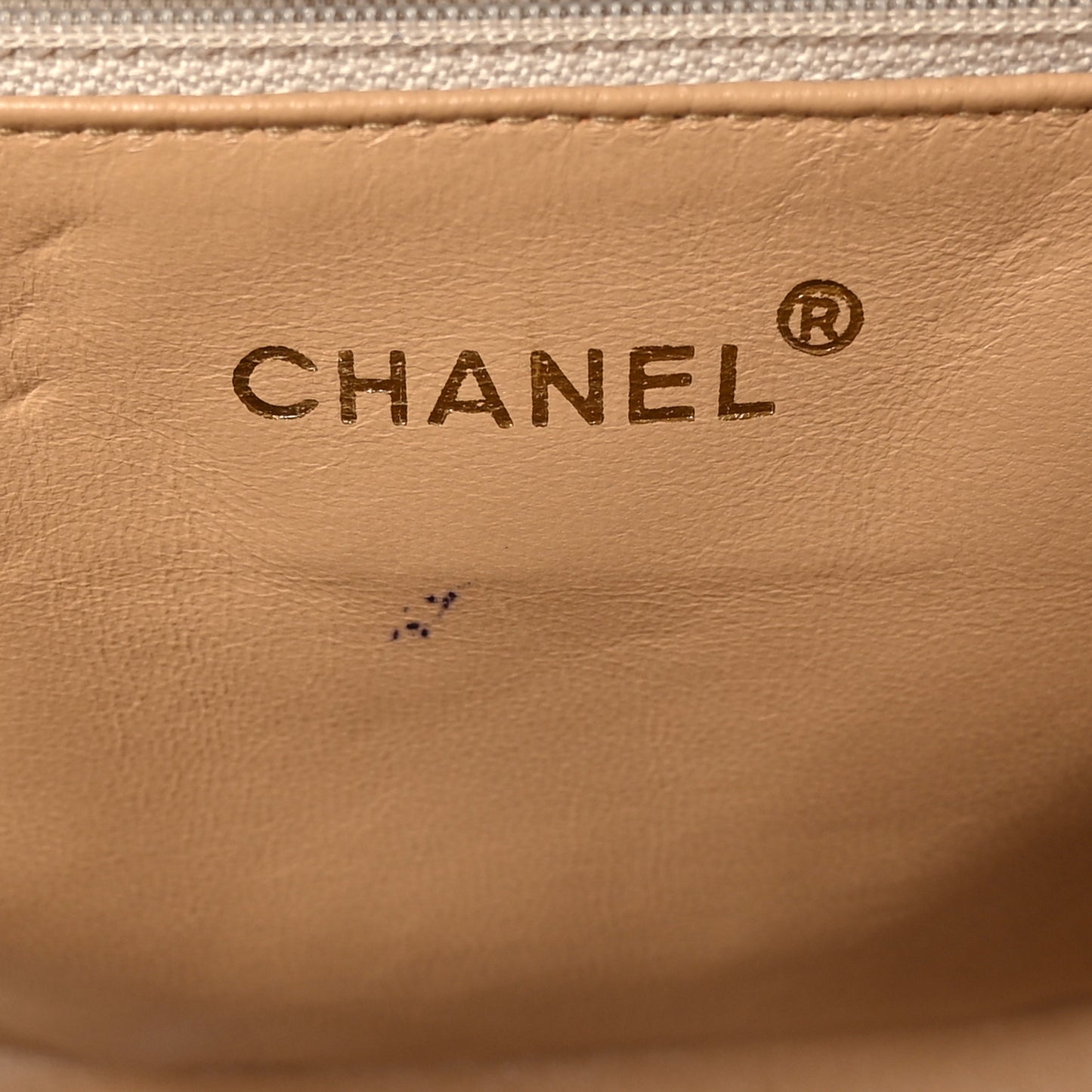 Caviar Quilted Shopping Tote Beige Clair