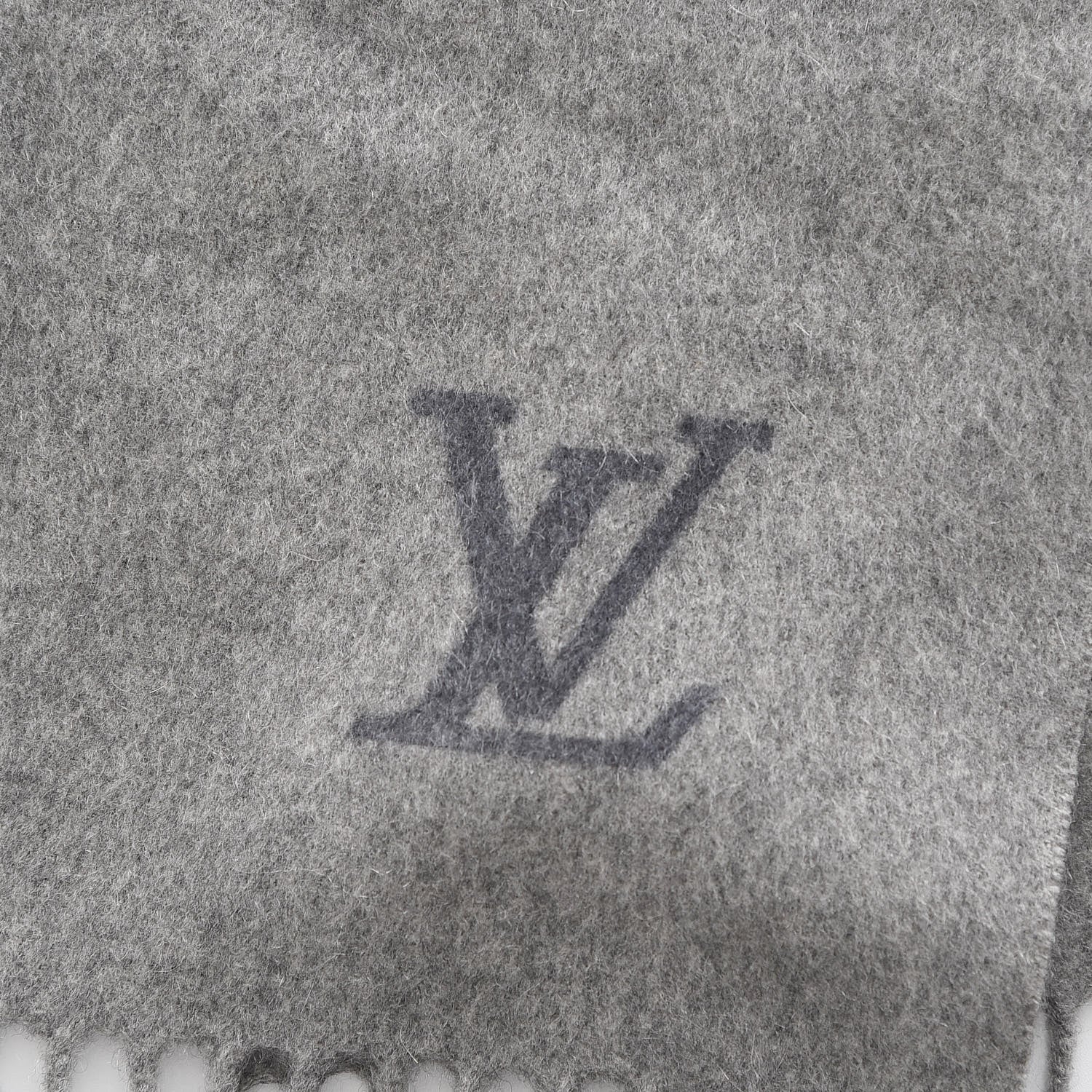 Louis Vuitton Cashmere Jhelam Muffler Scarf Grey 3 of 4