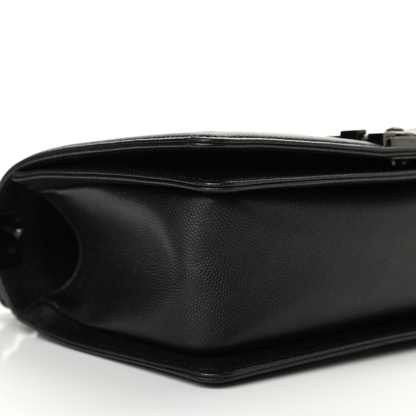 Caviar Quilted Medium Boy Flap So Black