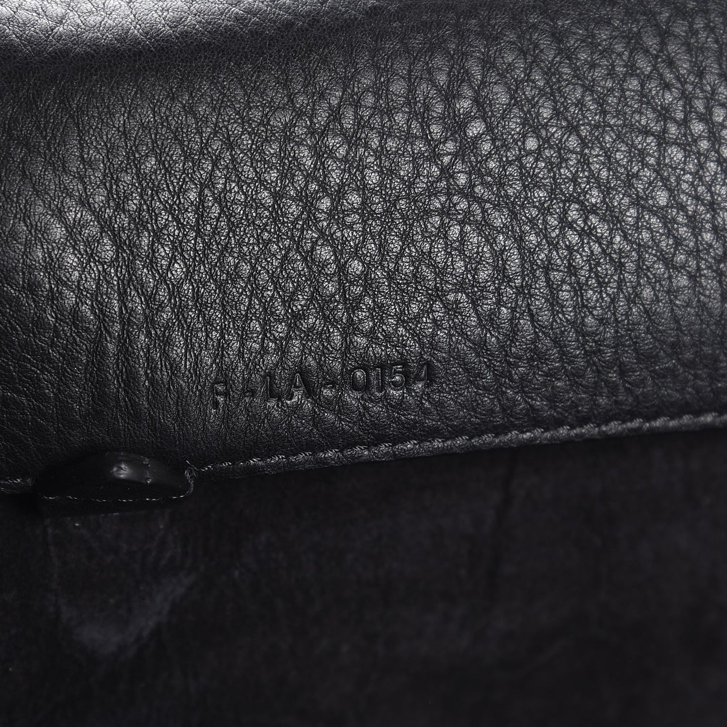 Soft Grained Calfskin Medium Belt Cabas Phantom Black