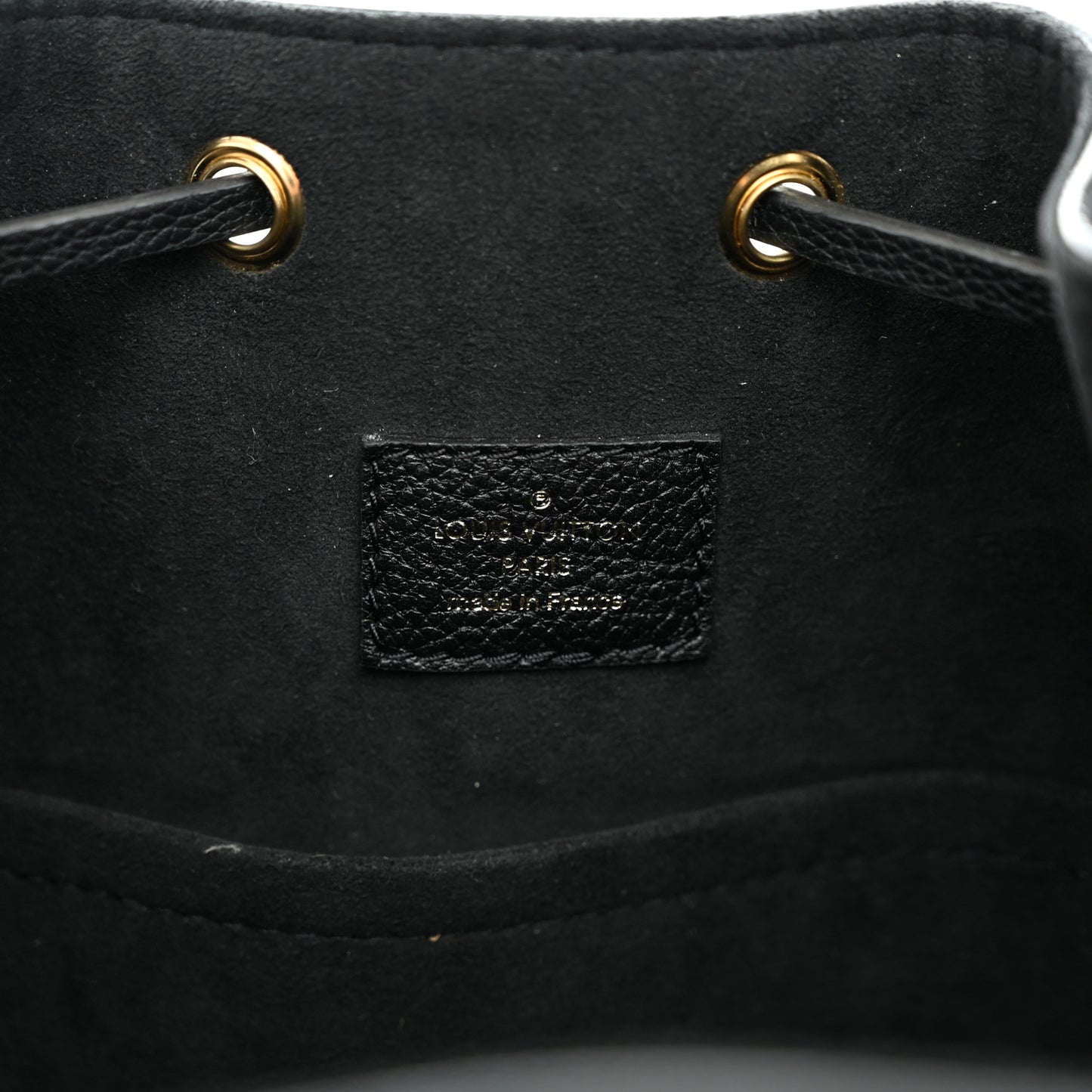 Calfskin Lockme Bucket MM Black
