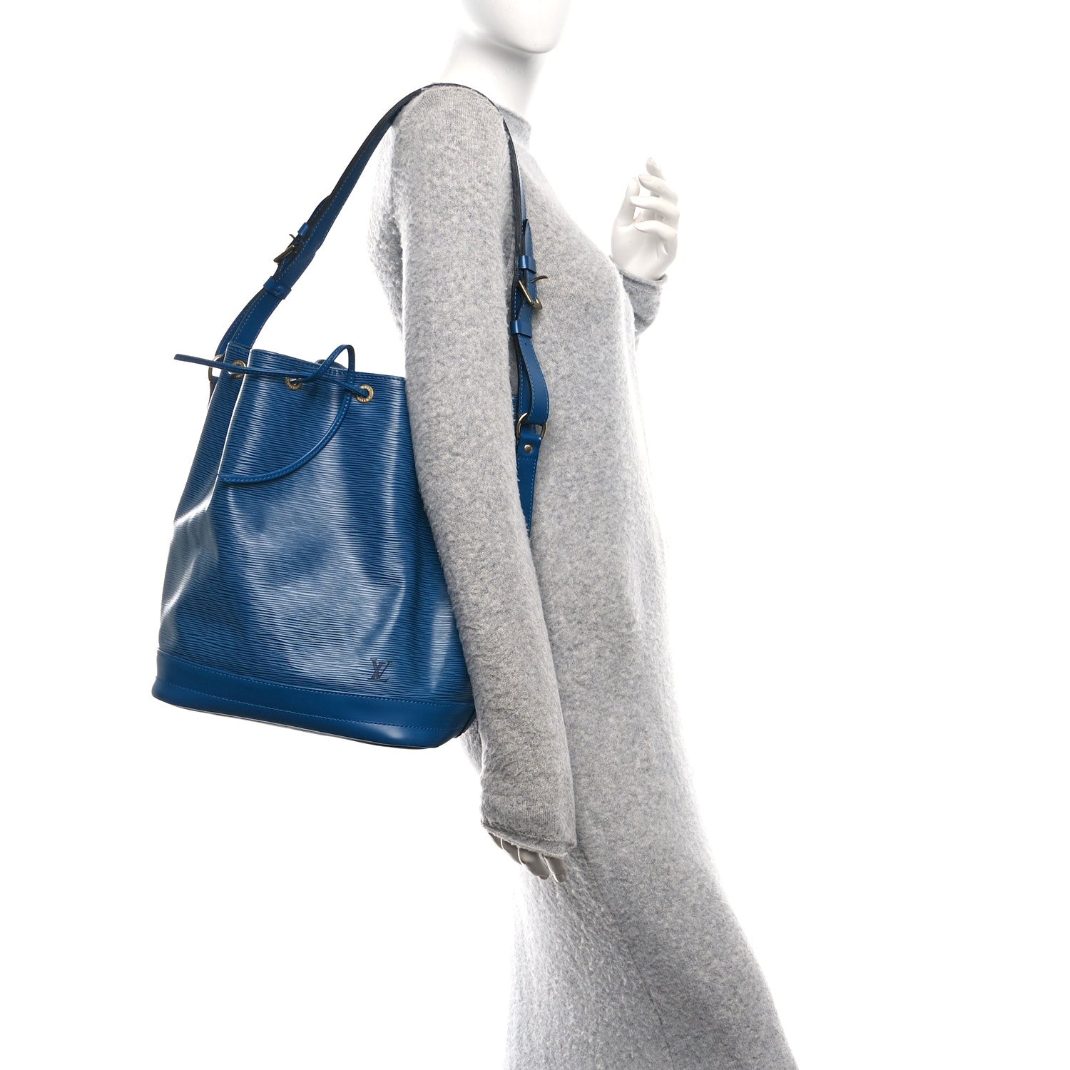 Louis Vuitton Epi Noe Toledo 2 of 9