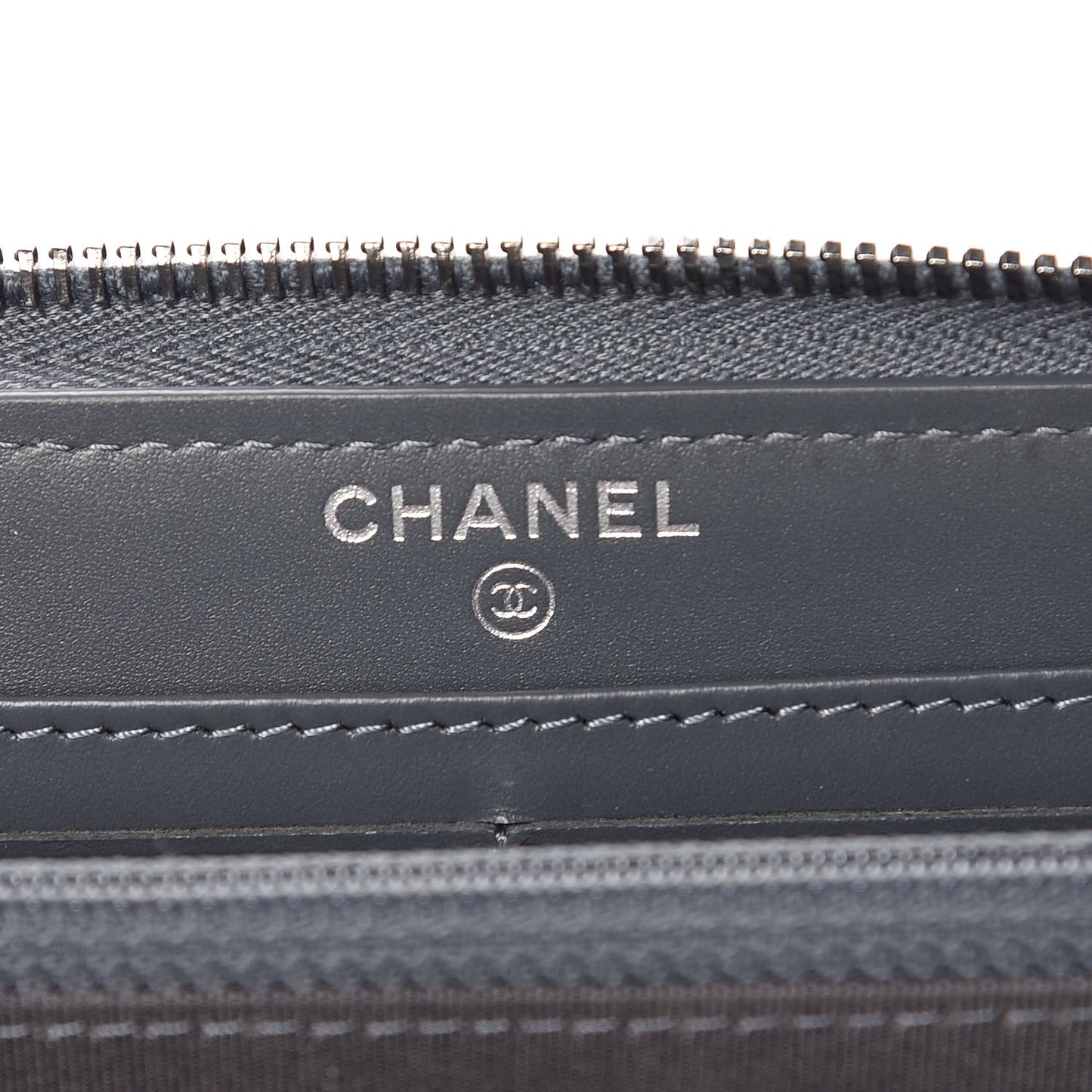 Caviar Quilted Large Gusset Zip Around Wallet Grey