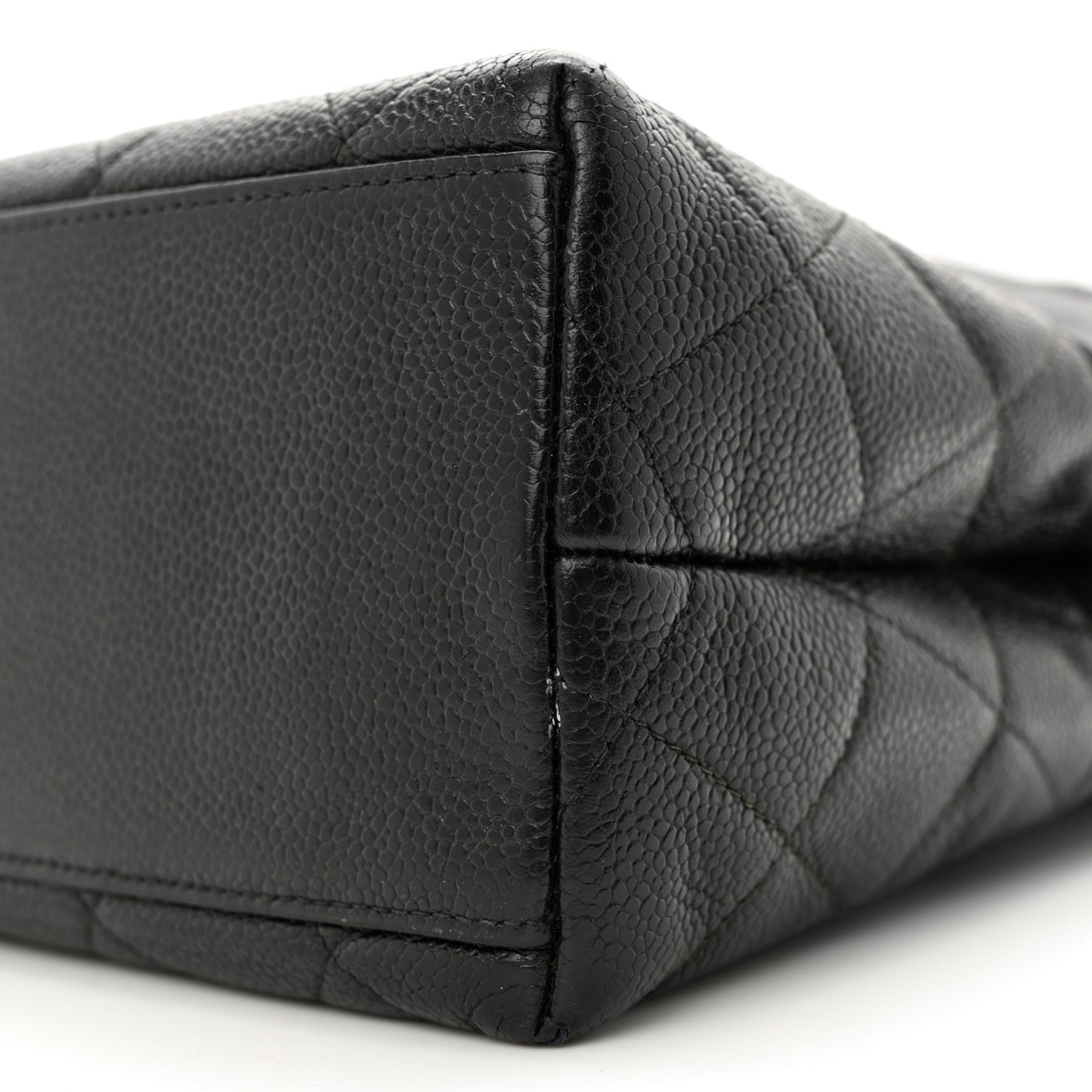Caviar Quilted CC Shoulder Bag Black