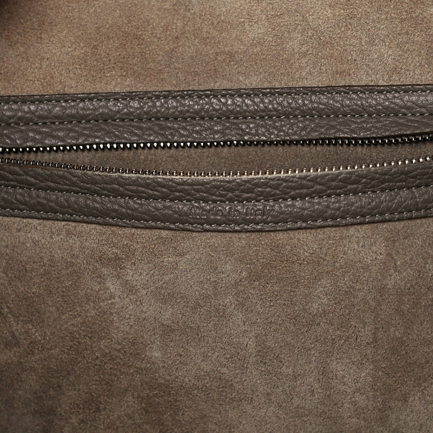 Bullhide Medium Phantom Luggage Taupe