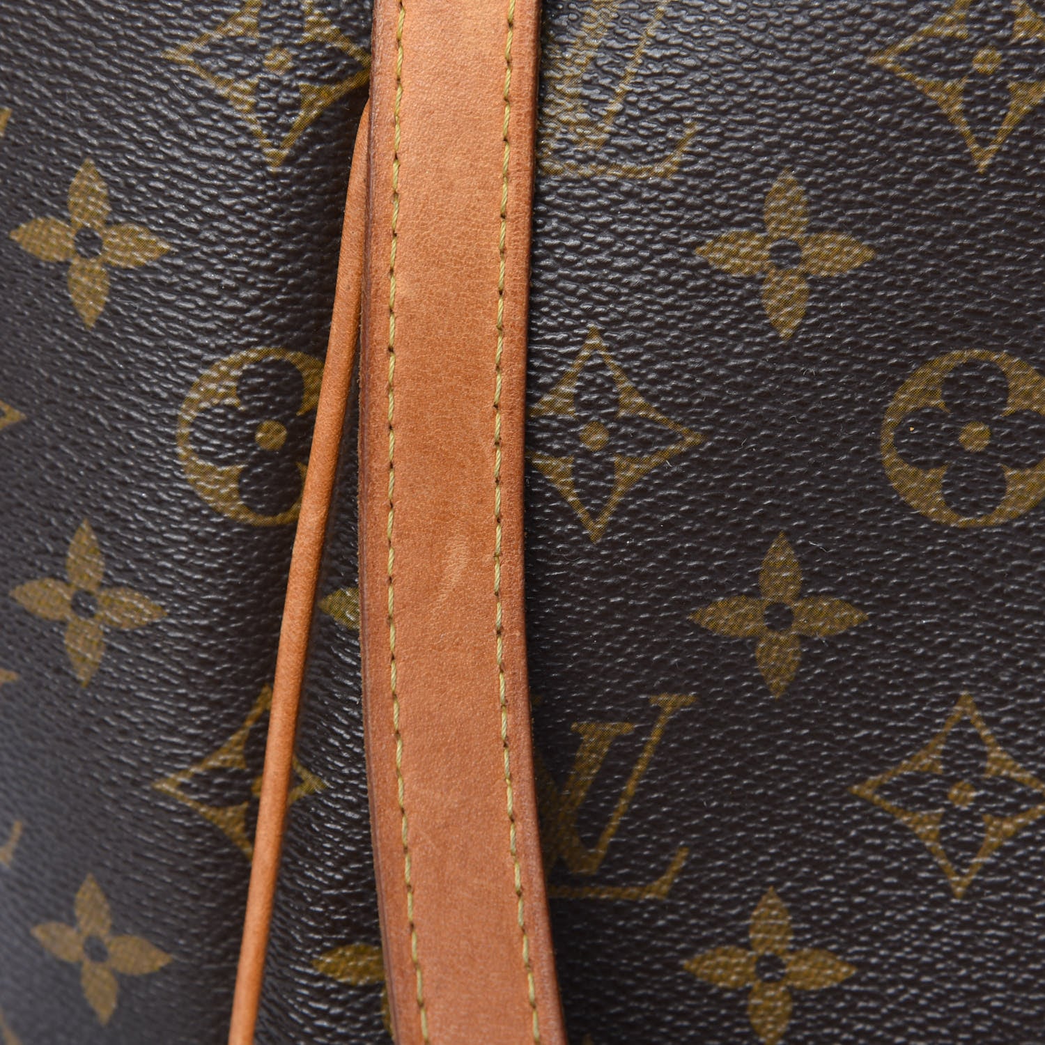 Louis Vuitton Monogram Totally MM 15 of 33