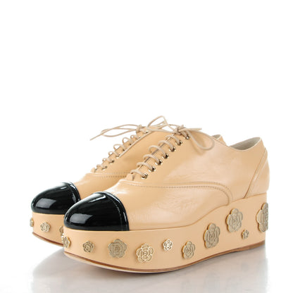 Chanel Crumpled Calfskin Lace Up Platform Oxford 38.5 Beige Black 3 of 8