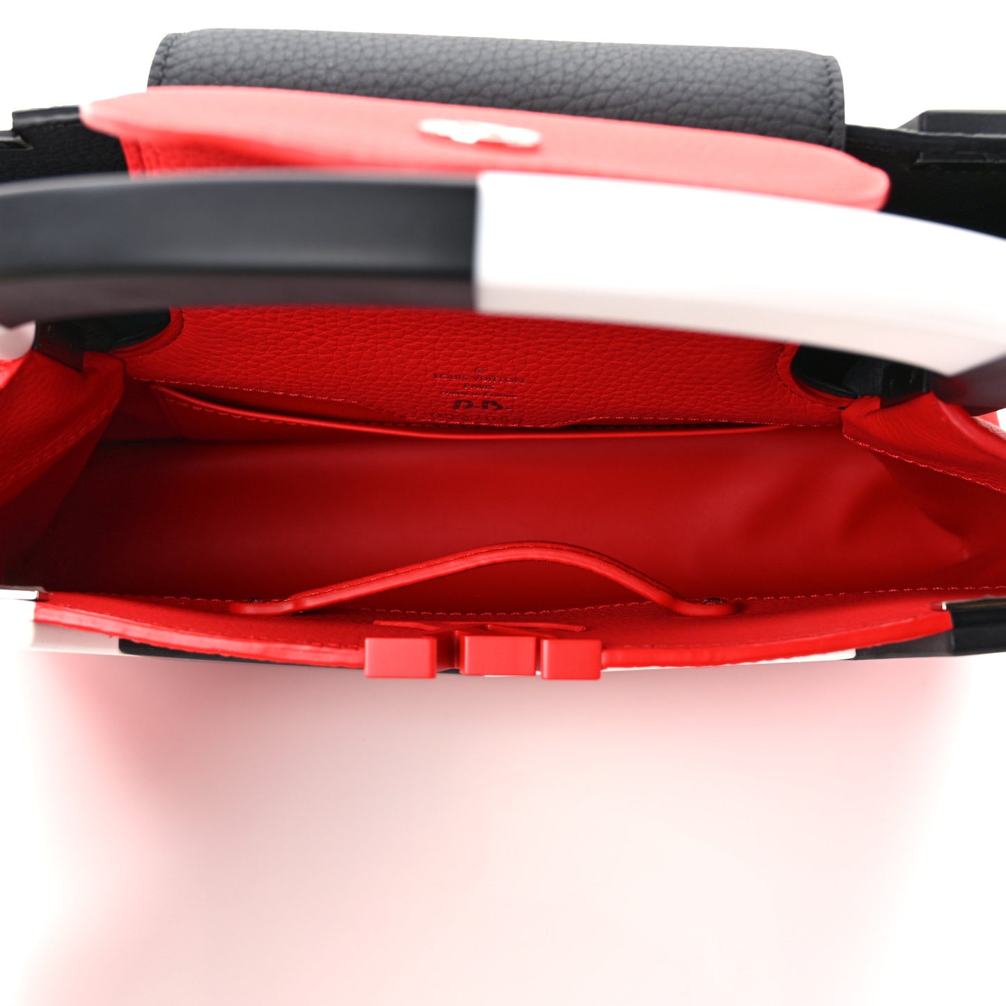 Calfskin Bolsa Capucines Black Rouge