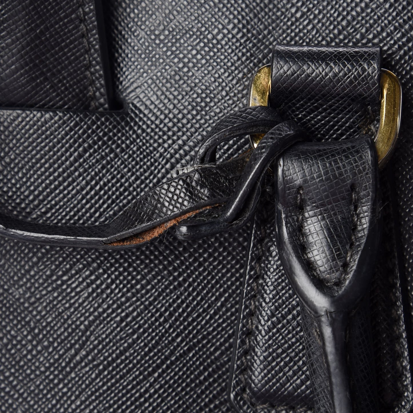 Saffiano Medium Galleria Double Zip Tote Black