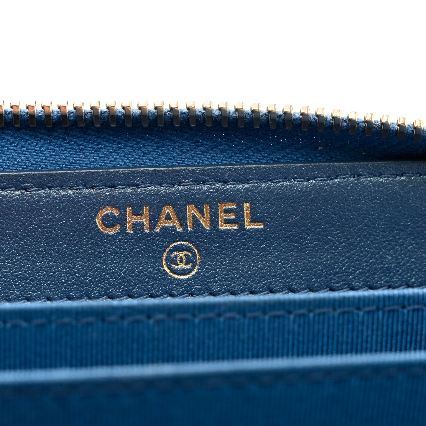 Iridescent Caviar Quilted Zip Coin Purse Dark Blue