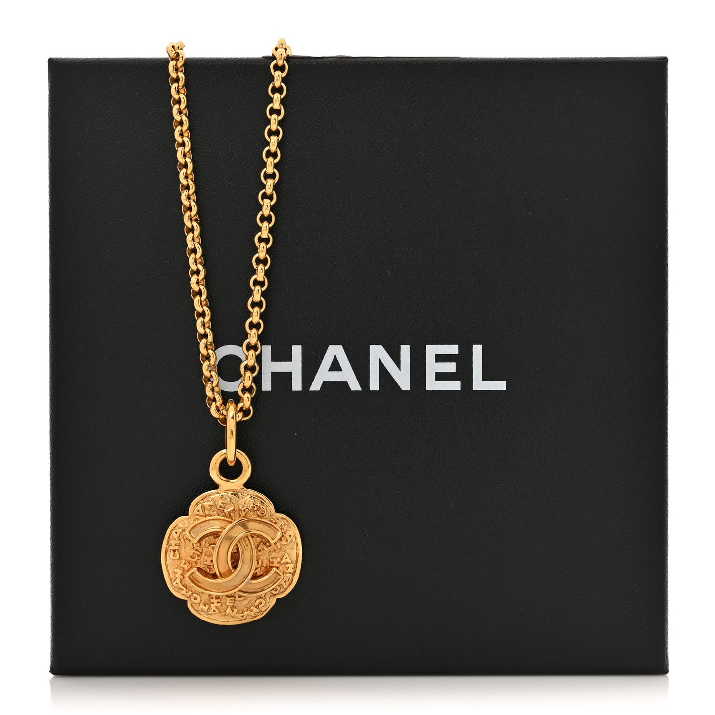 Metal CC Medallion Chain Necklace Gold