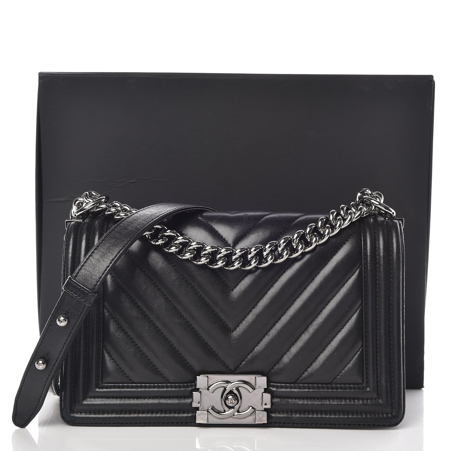 Calfskin Chevron Quilted Medium Boy Flap Black