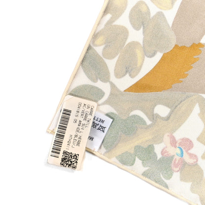 Hermes Silk Un Carre sur l'Herbe scarf 90 Vert Amande Bleu Jaune 4 of 4