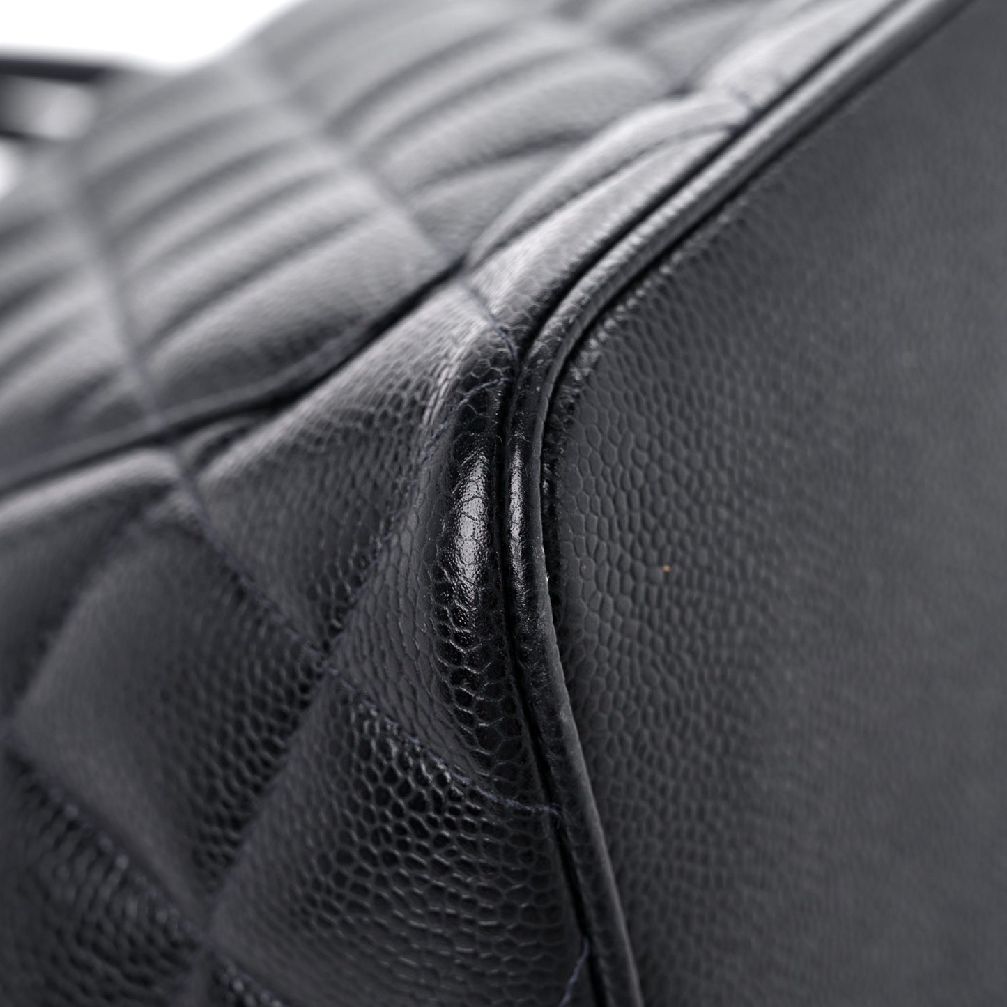 Caviar Quilted Medallion Tote Navy
