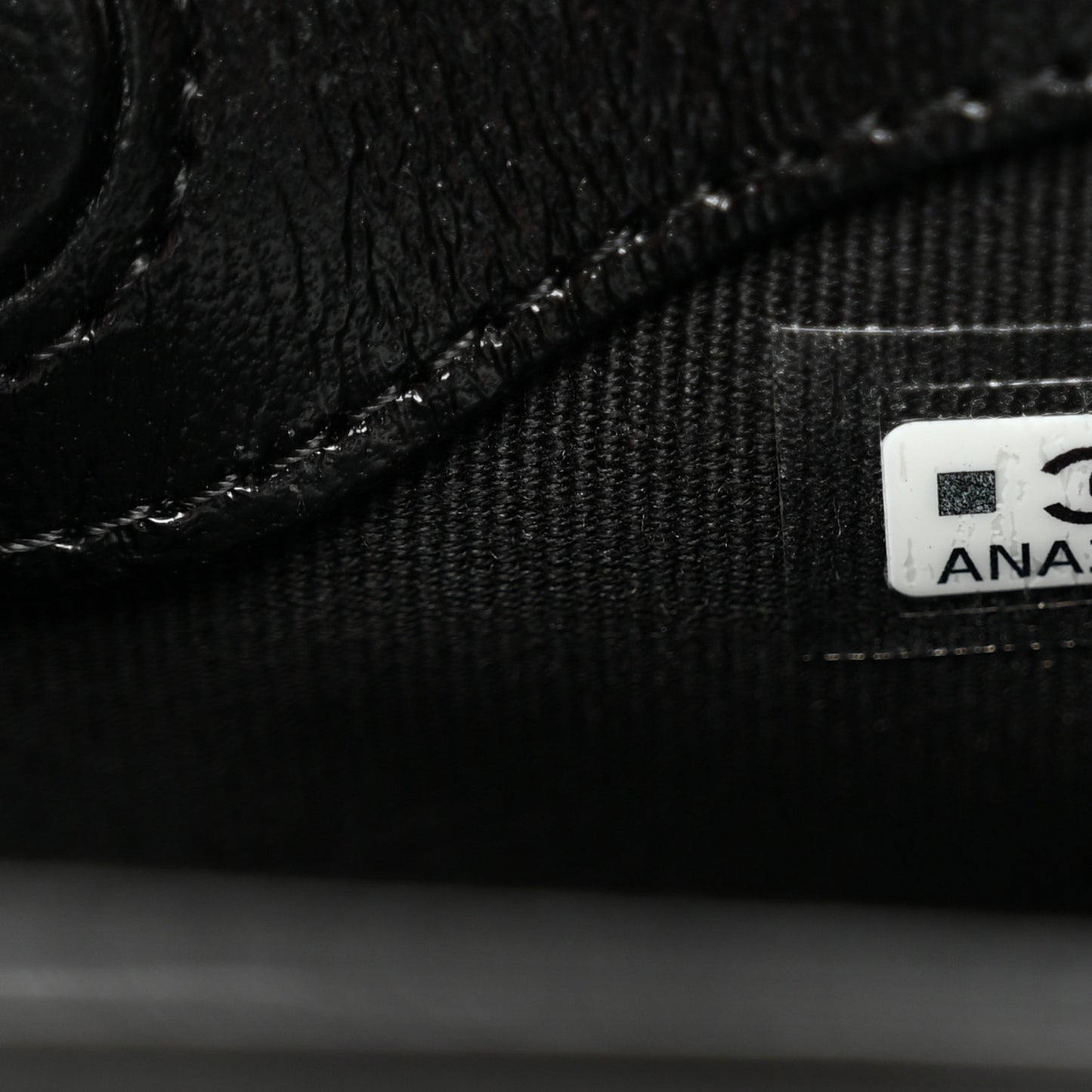 Shiny Lambskin Quilted Micro 31 Clutch With Chain Black