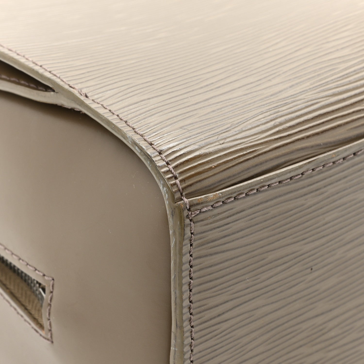 Louis Vuitton Epi Pont-Neuf Pepper 12 of 17