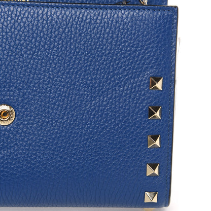Valentino Garavani Pebbled Calfskin Rockstud Envelope Wallet On Chain Bag Blu Delft 10 of 10