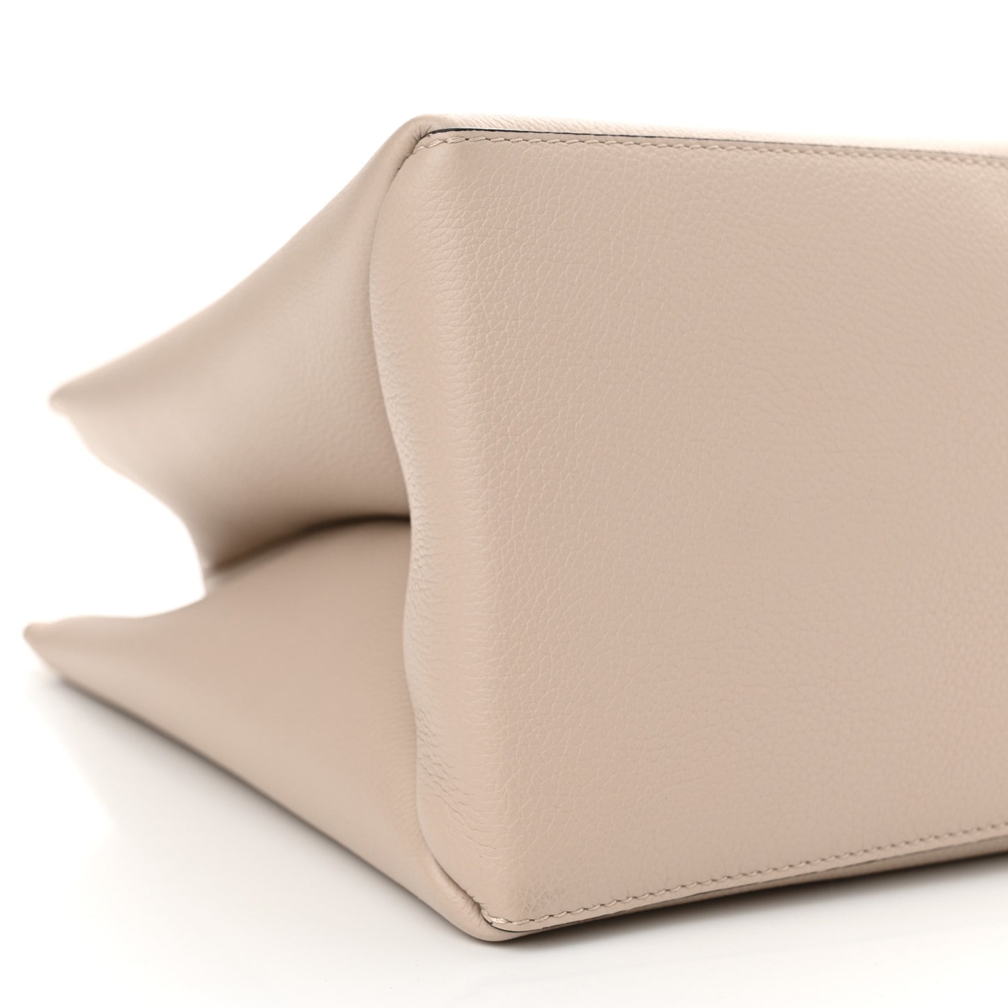 Grained Calfskin Lockme Shopper Greige