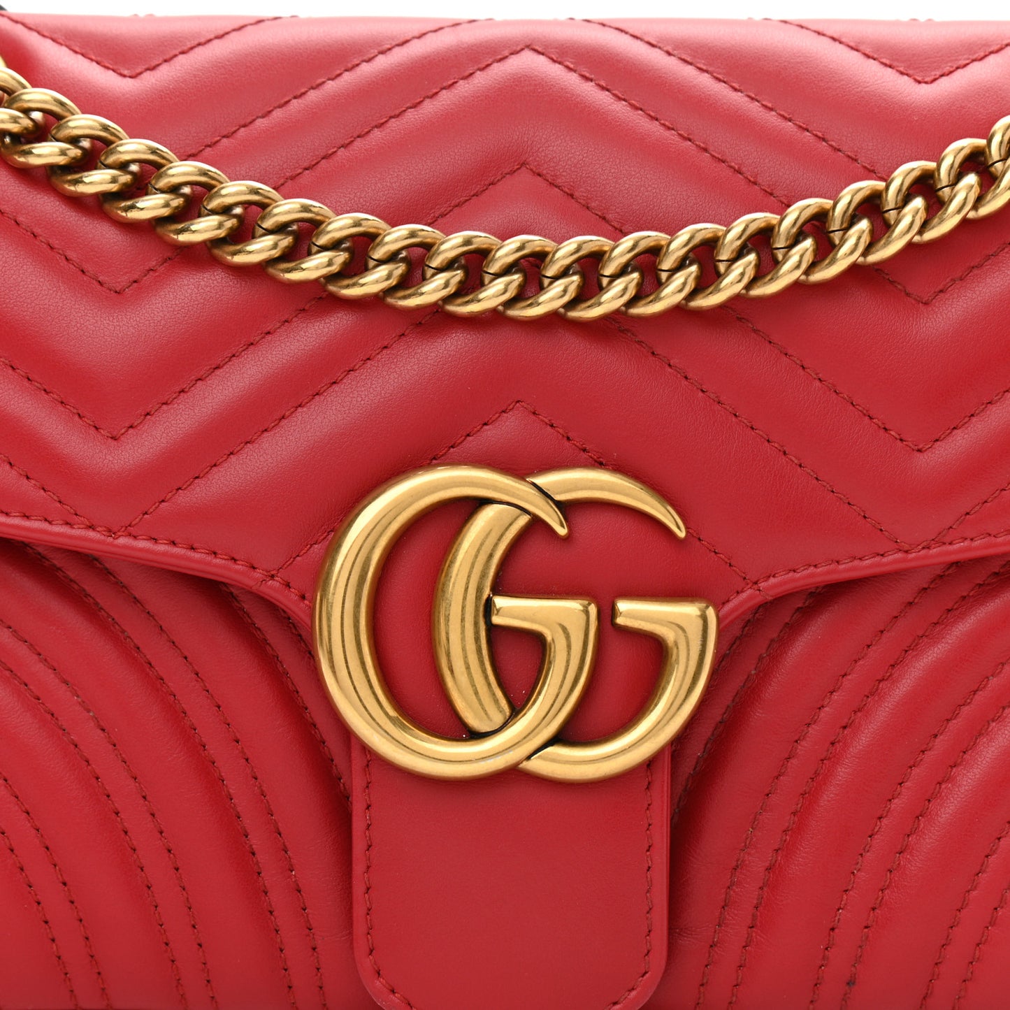 Calfskin Matelasse Small GG Marmont Shoulder Bag Hibiscus Red
