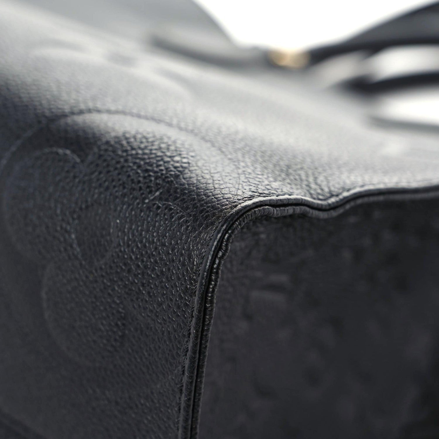 Louis Vuitton Empreinte Monogram Giant Onthego MM Black 6 of 11