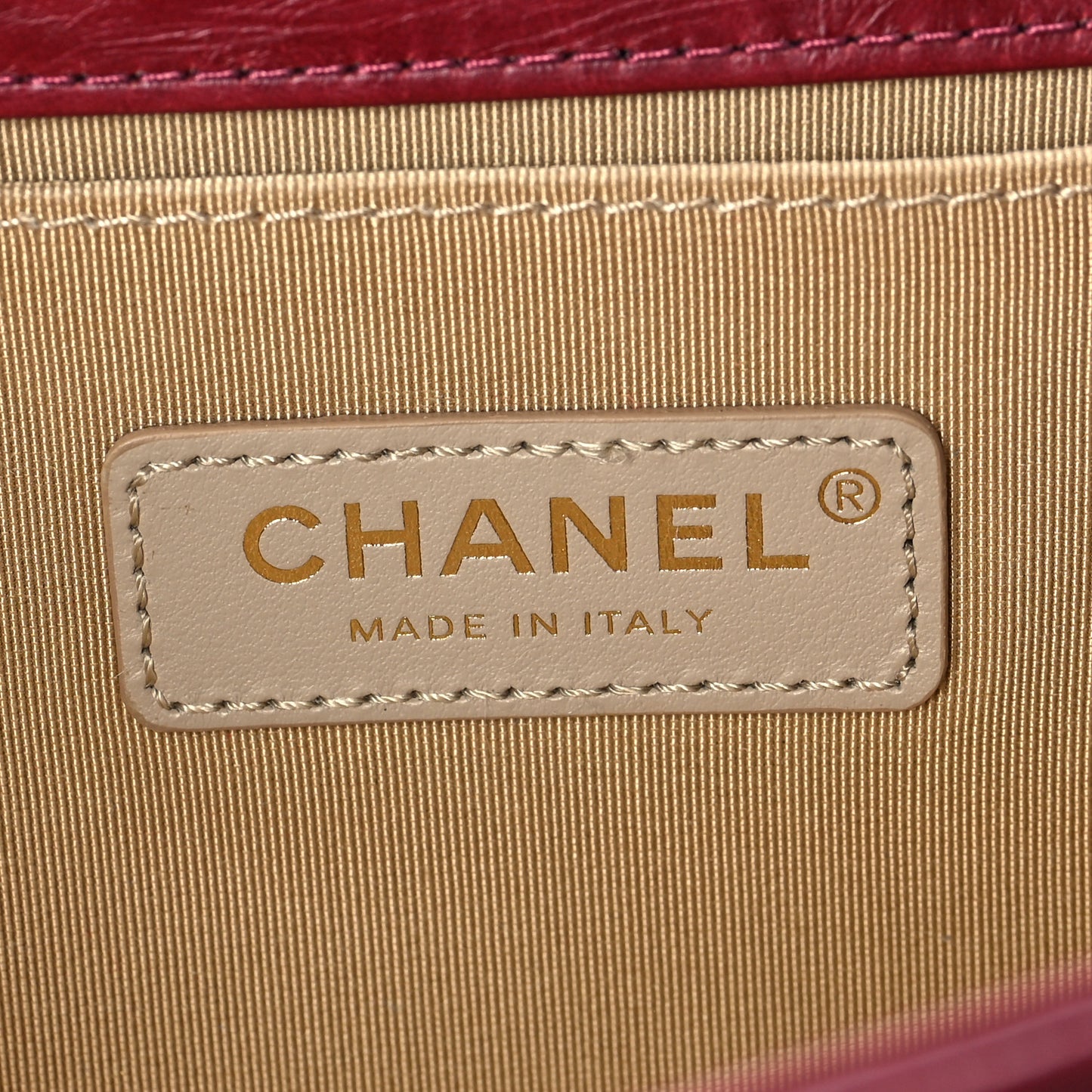 Crumpled Calfskin Chevron Chain Medium Boy Flap Red