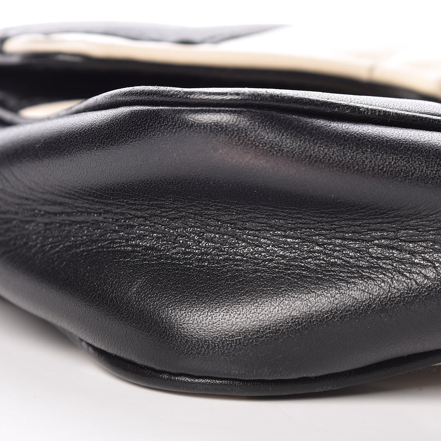 Calfskin Matelasse Super Mini GG Marmont Shoulder Bag Black White
