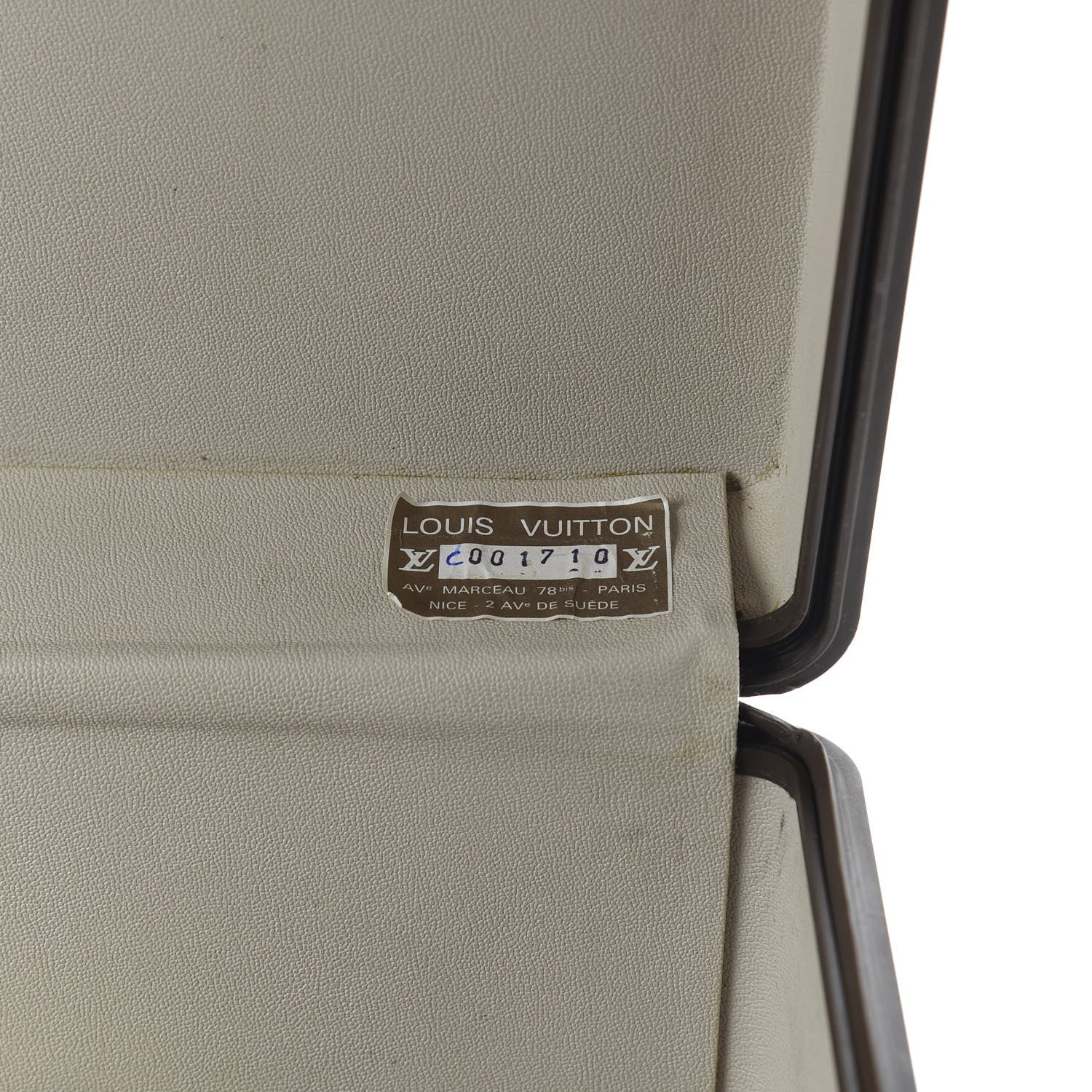 Louis Vuitton Calfskin Cup Challenge Line 2 Perth 1987 Trunk 6 of 16
