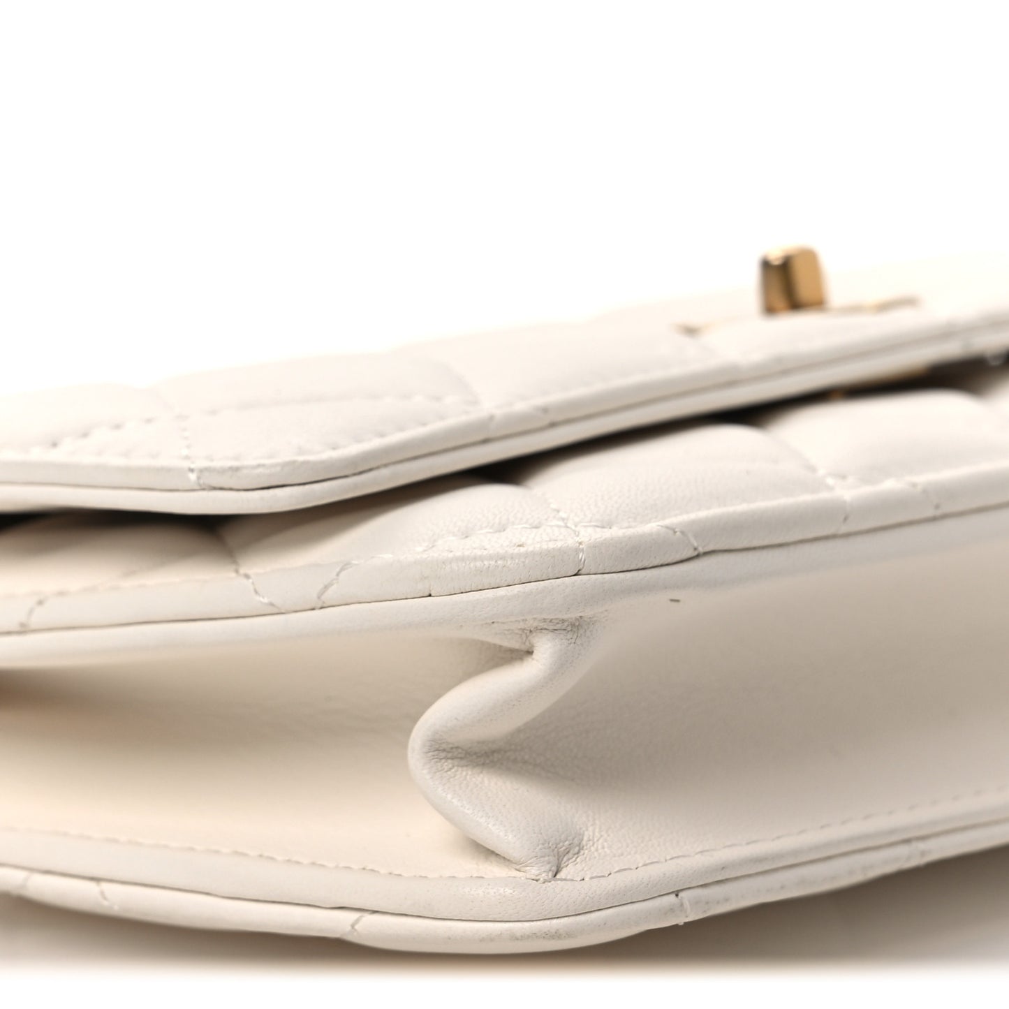Lambskin Quilted CC Pearl Crush Wallet on Chain WOC White