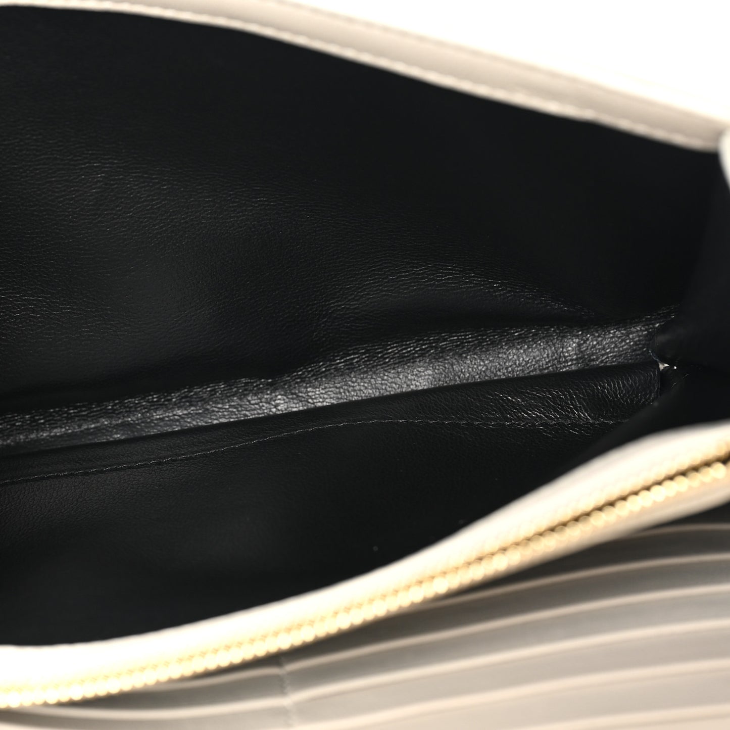 Lambskin Carre Quilted Cassandre Chain Wallet Blanc Vintage