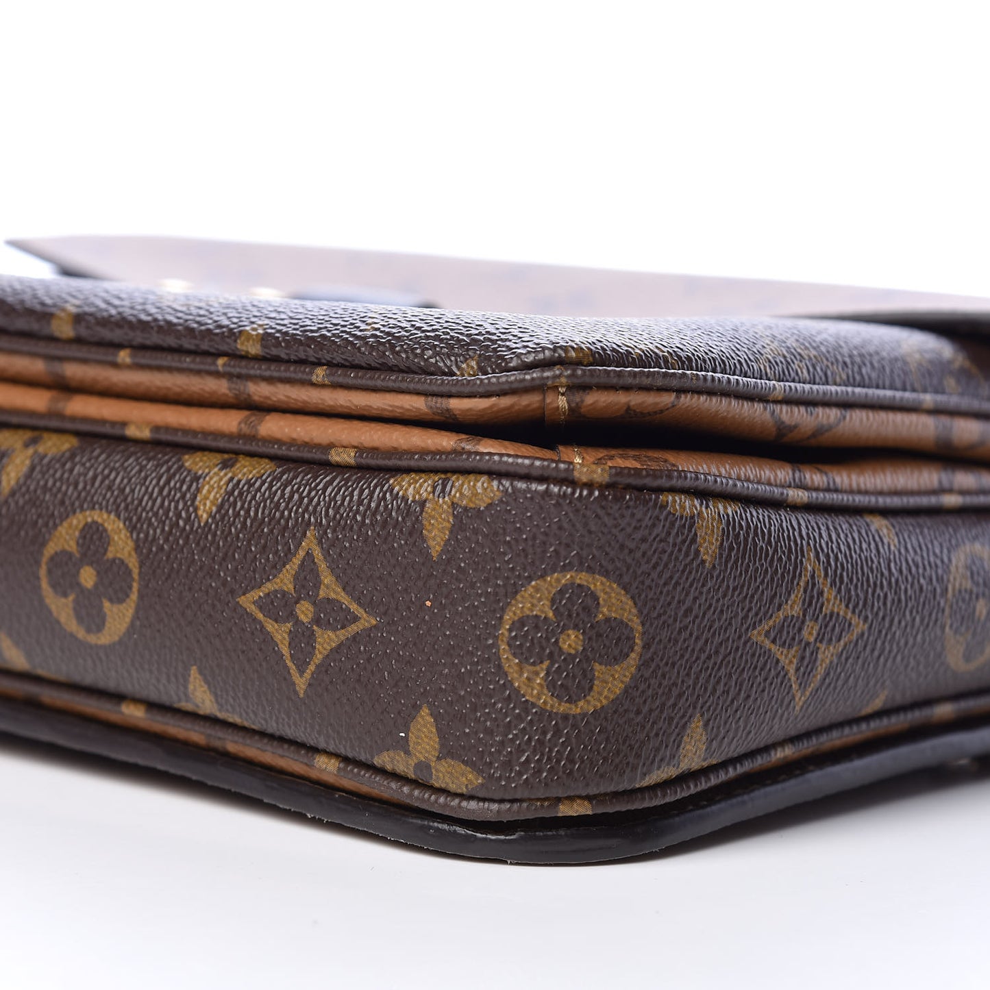 Reverse Monogram Pochette Metis