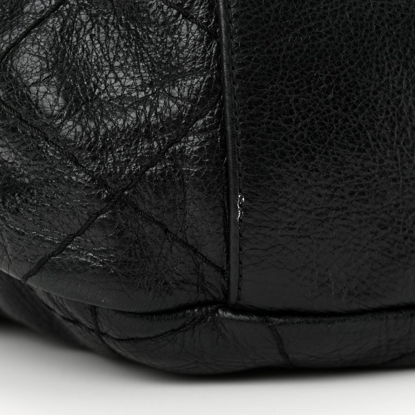 Glazed Calfskin Stitched XL On The Road Flap Black